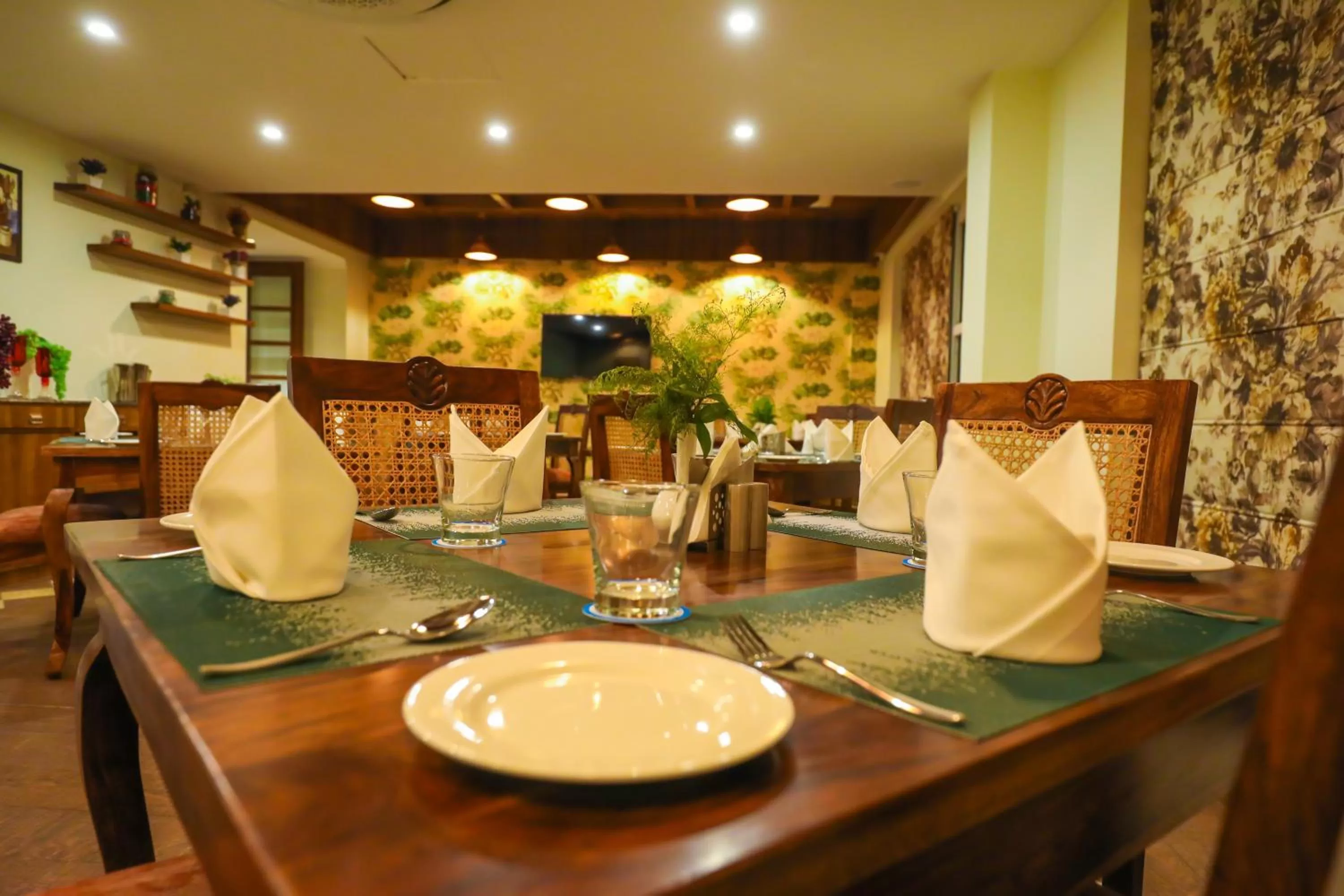 Restaurant/places to eat in The Retreat Mashobra, Shimla