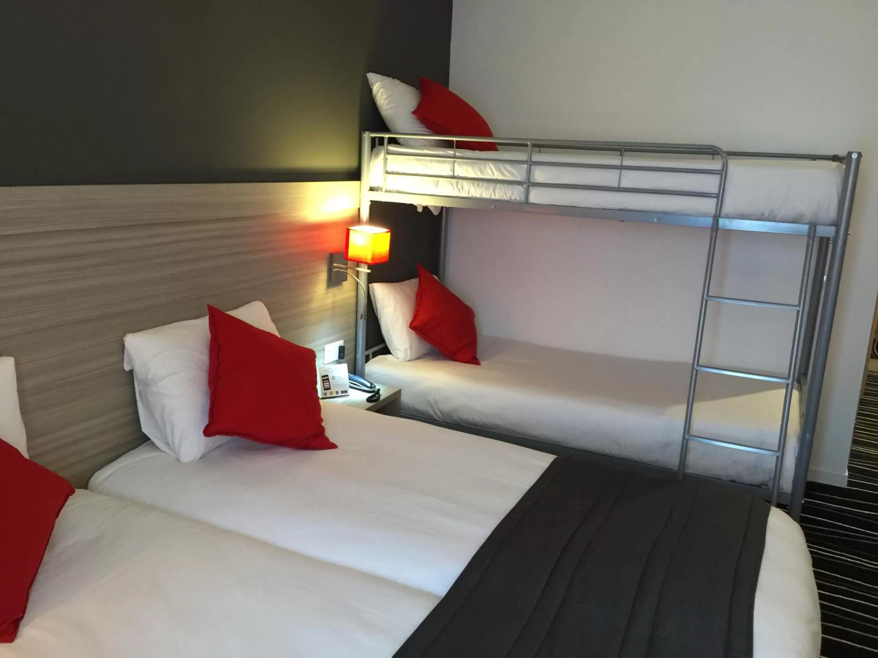 Quadruple Room in The Originals City, Marne-la-Vallée Est, Meaux ,GLASSY HOTEL