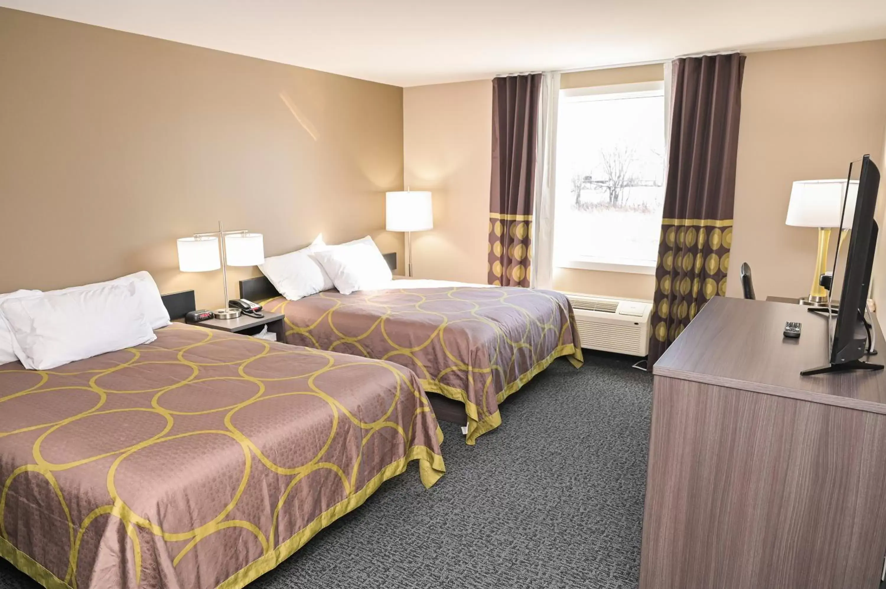 Queen Room with Two Queen Beds - Mobility Access/Non-Smoking in Super 8 by Wyndham Moosonee Queen Room with Two Queen Beds - Mobility Access/Non-Smoking in Super 8 by Wyndham Moosonee