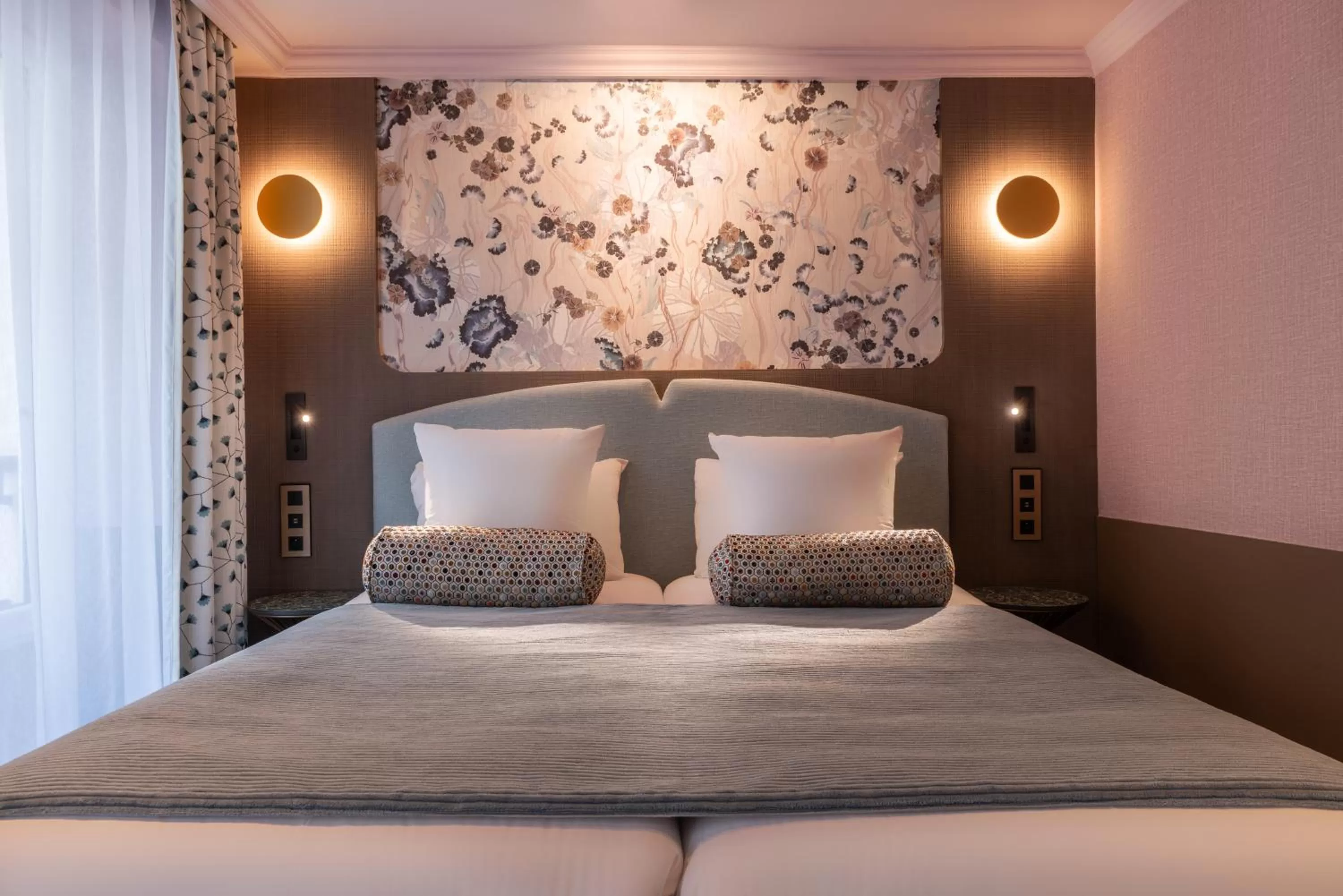 Bed in Maison Axel Opéra Paris