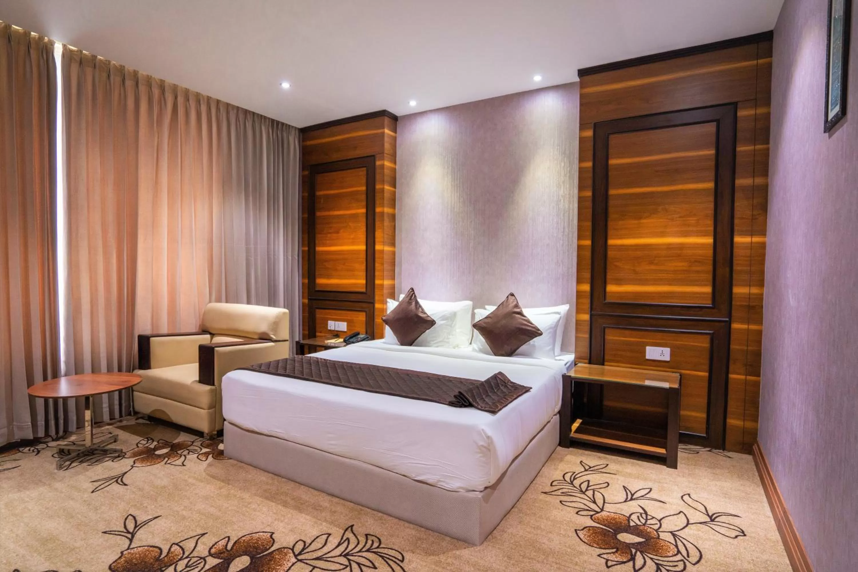 Bedroom, Bed in Hotel Hills