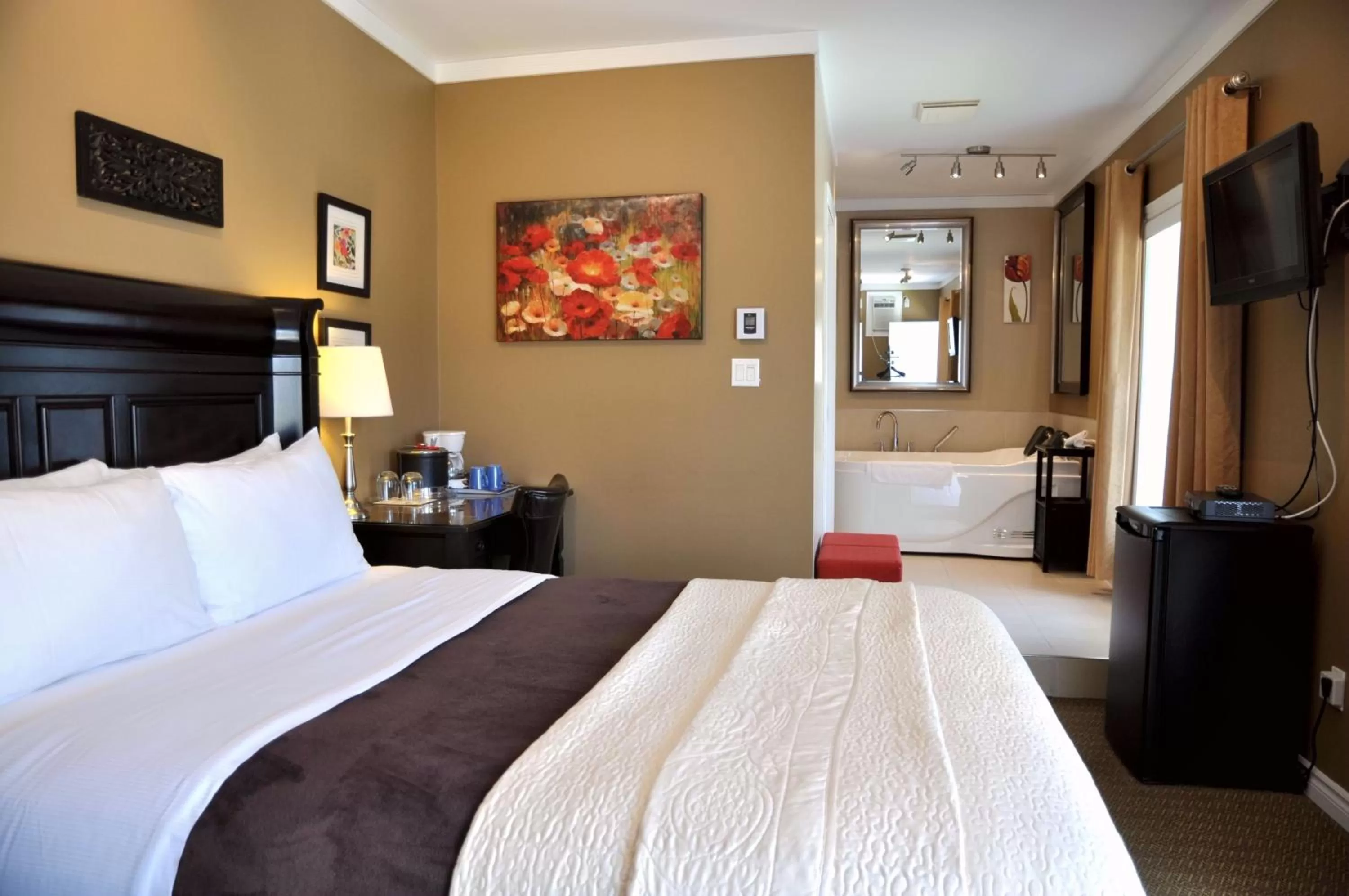 Photo of the whole room, Bed in Motel des Cèdres