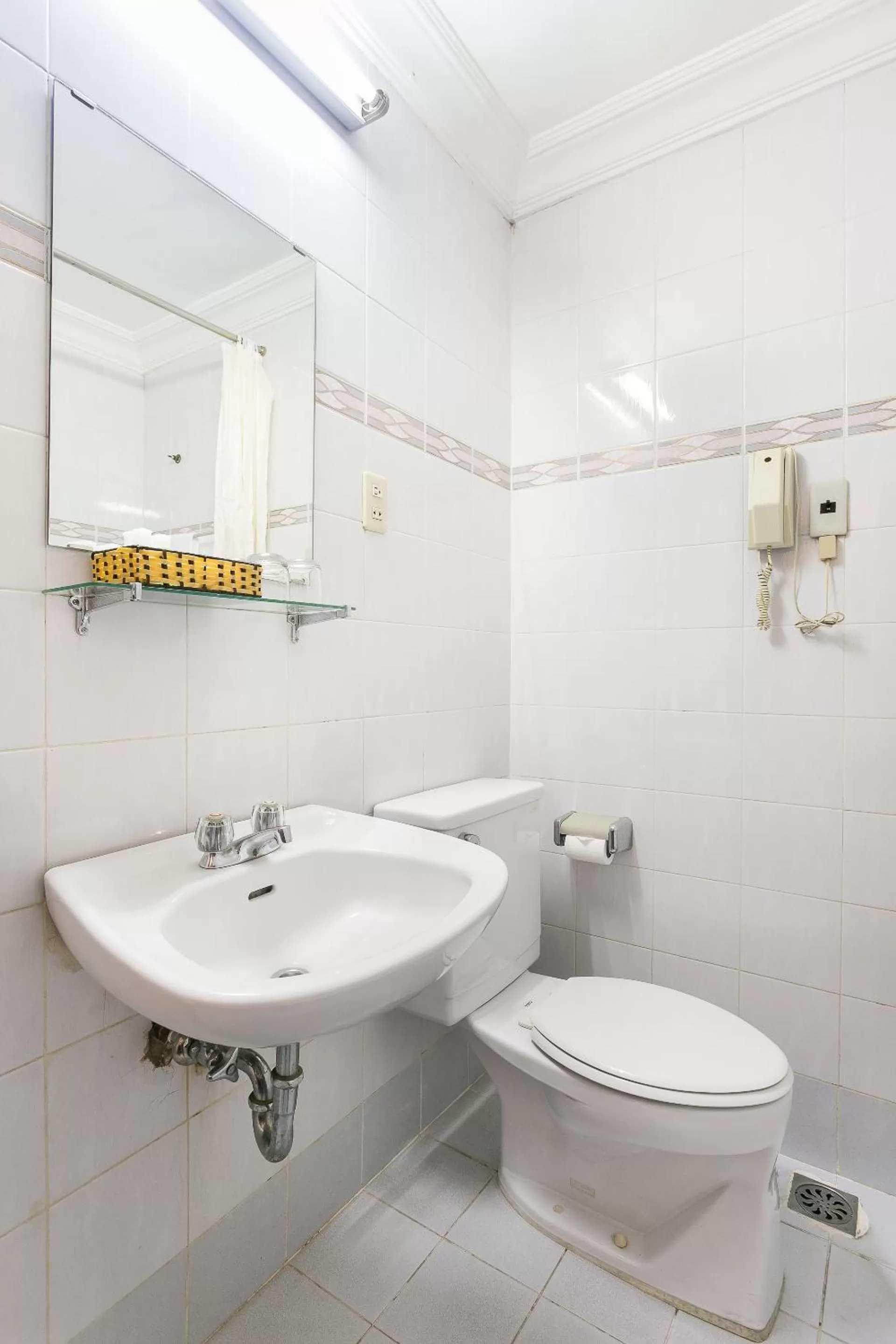 Bathroom in Riverside Hotel Saigon