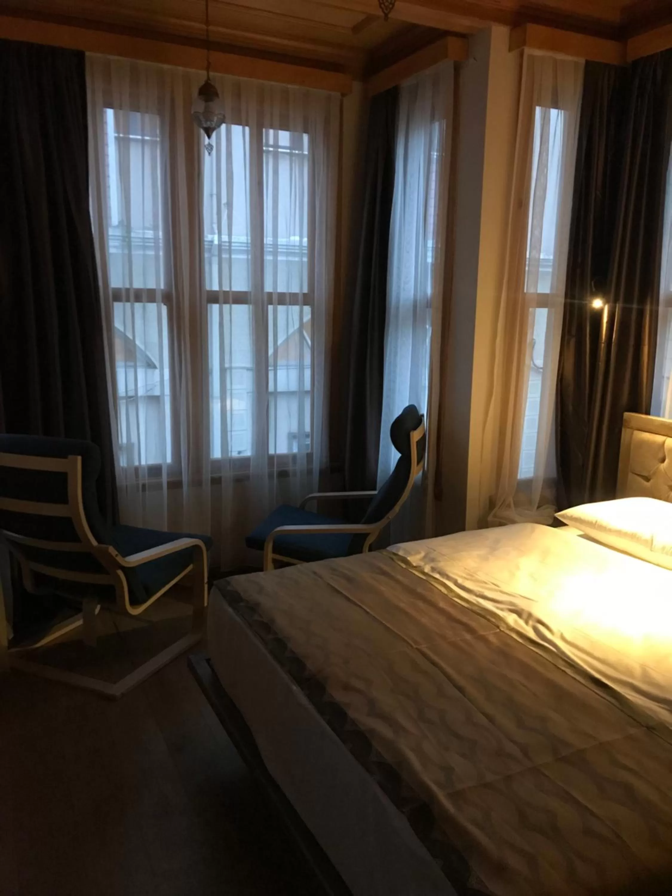 Bed in Green Mansion