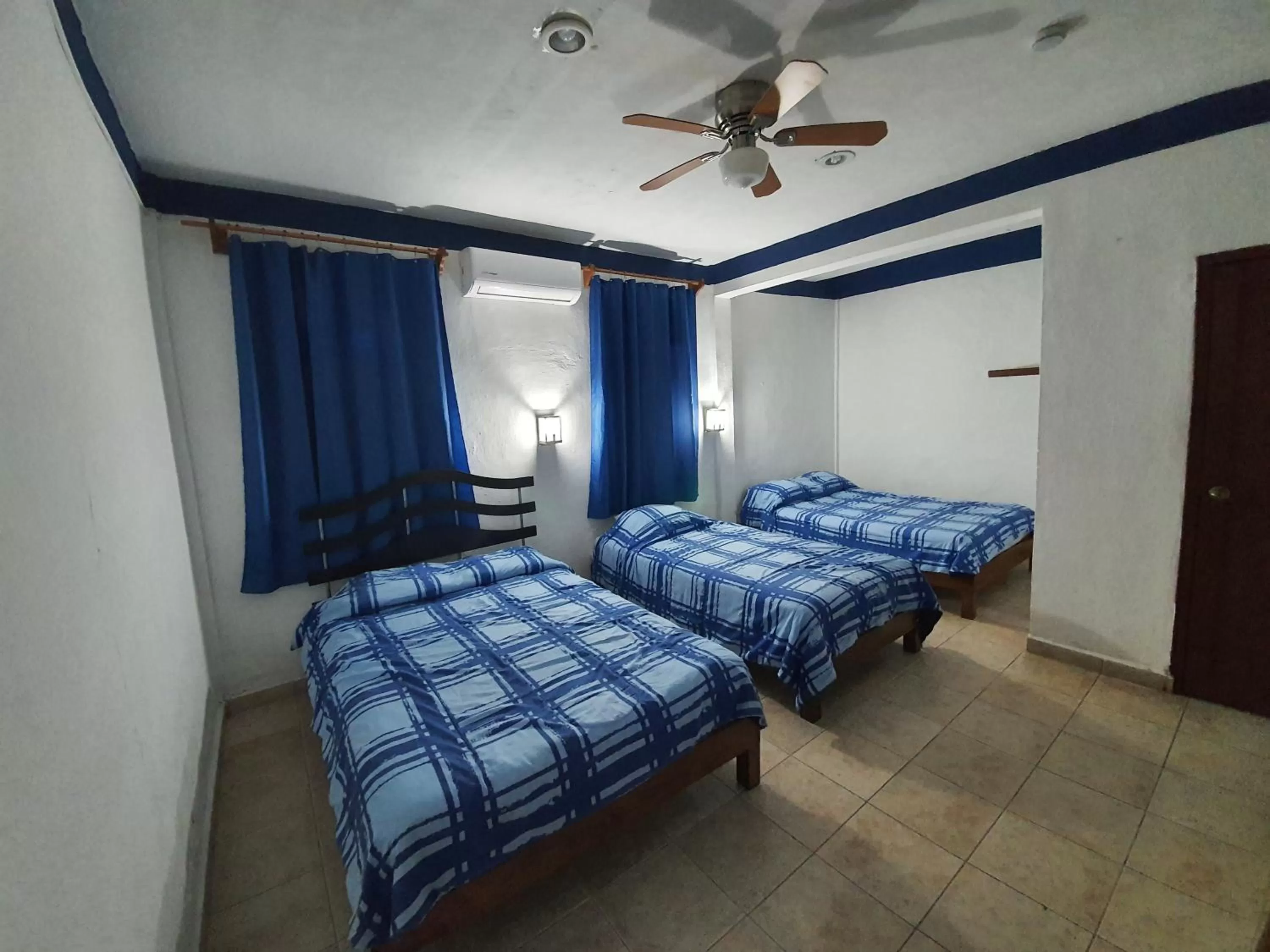 Bedroom, Bed in Hotel posada MARCAS