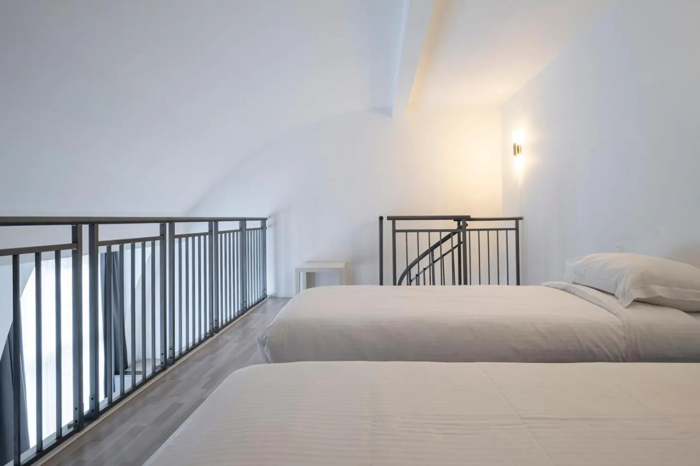 Bedroom, Bed in Beverly Hills Hotel