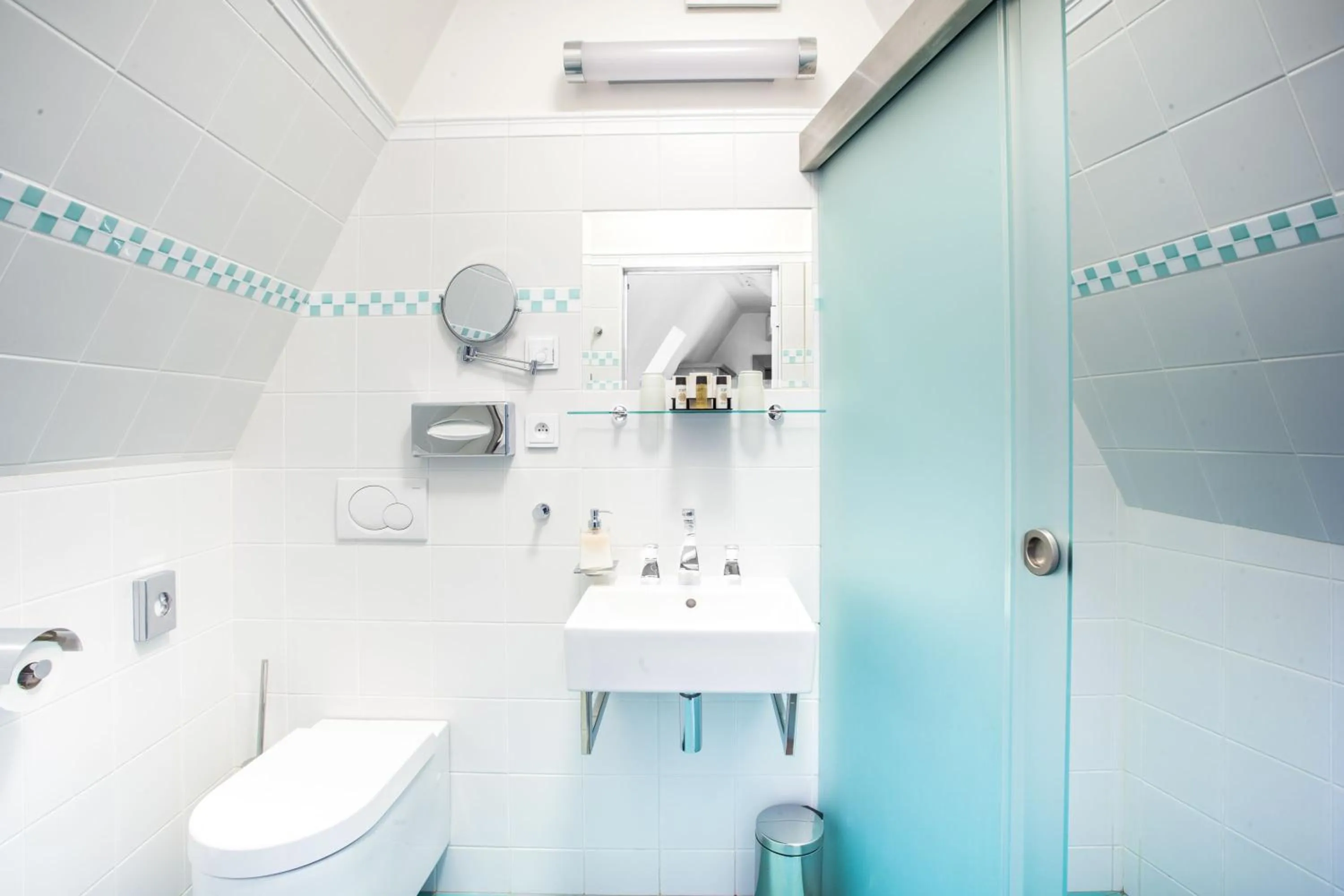 Bathroom in Hotel At the Green Grape