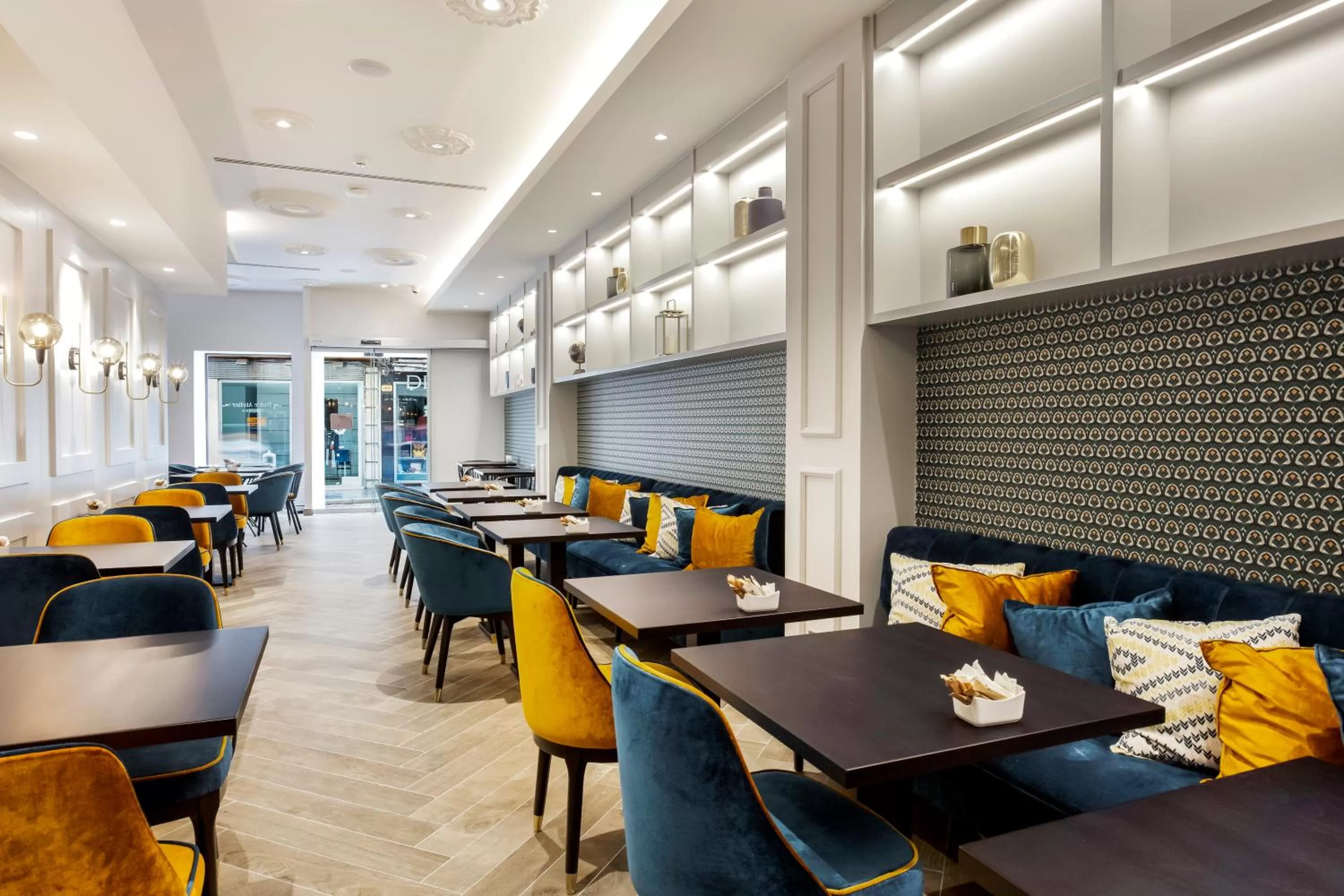 Lounge or bar in Eurostars Puerta Real