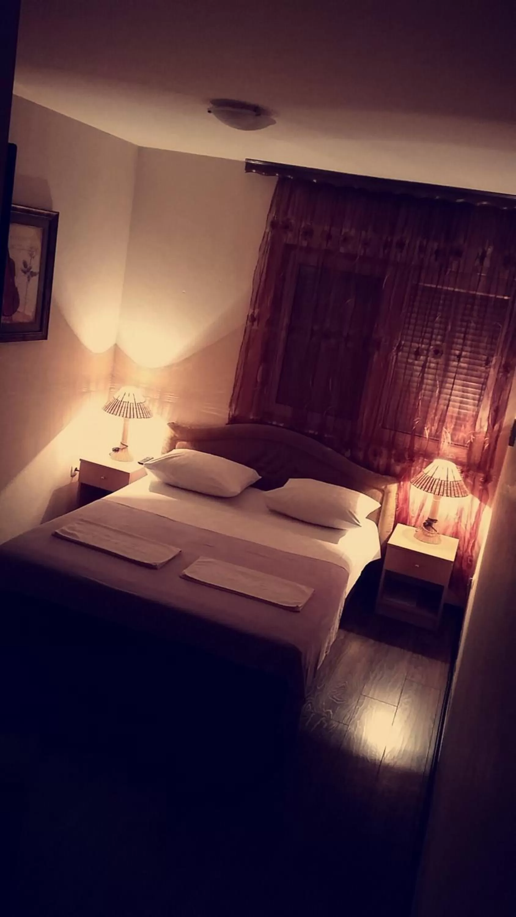 Bathroom, Bed in Motel Aura