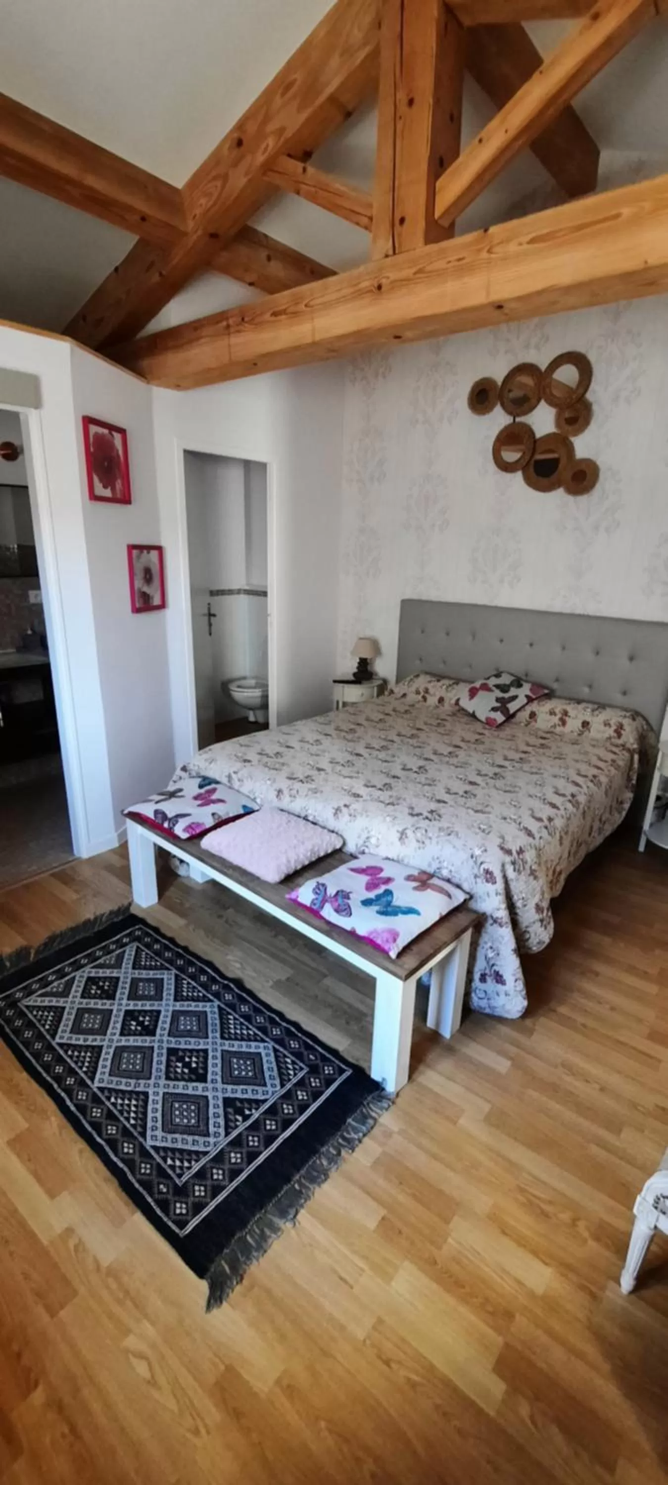 Photo of the whole room, Bed in Le Cocon