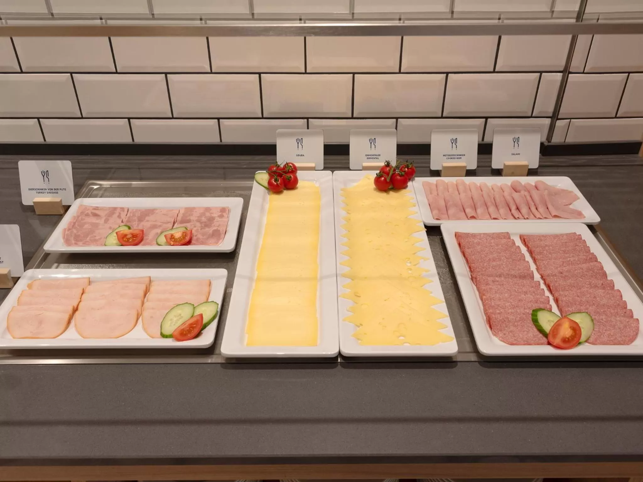 Food and drinks in Holiday Inn Express - Offenbach by IHG