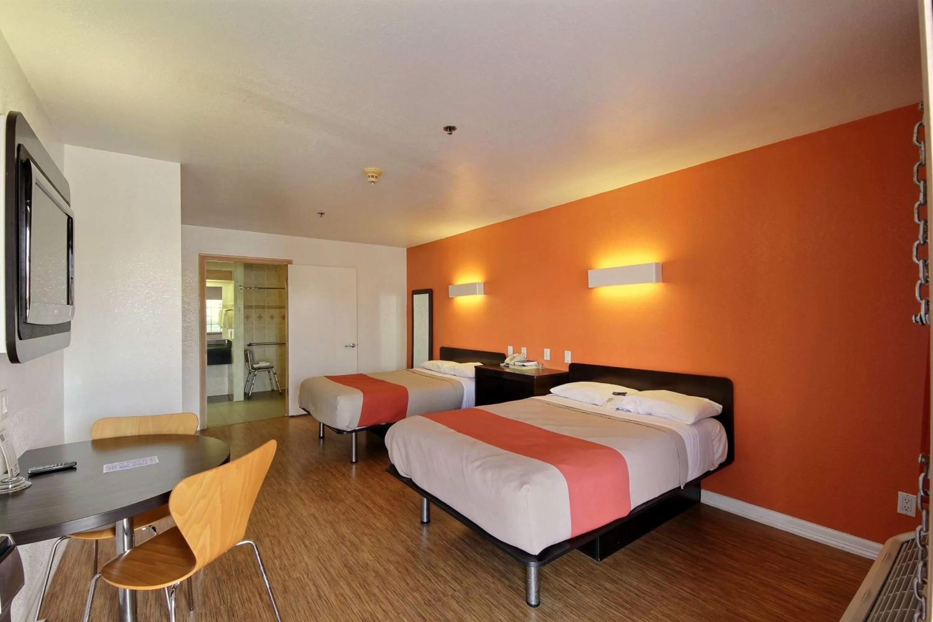 TV and multimedia, Bed in Motel 6-Edinburg, TX