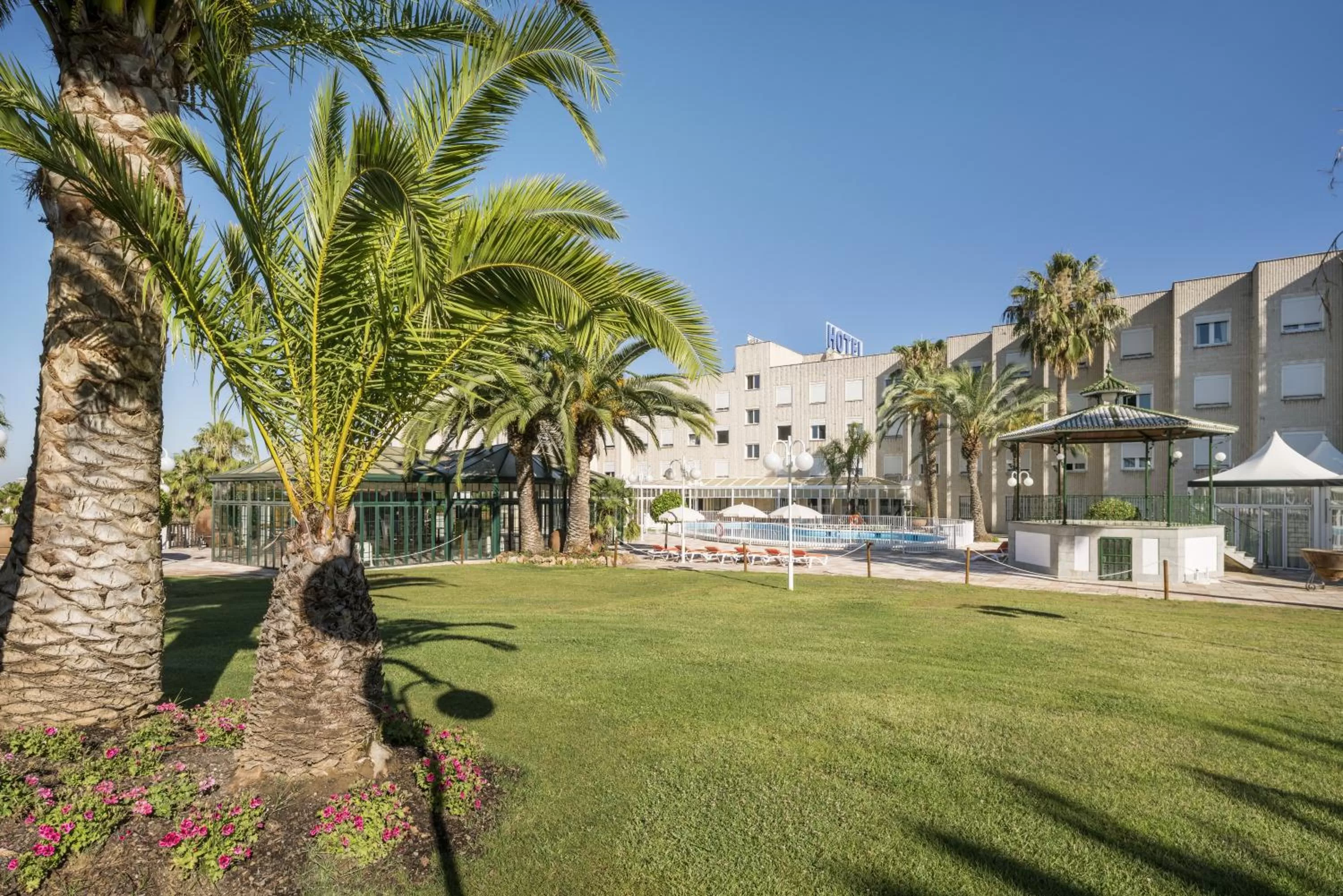 Facade/entrance in Hotel Ilunion Las Lomas