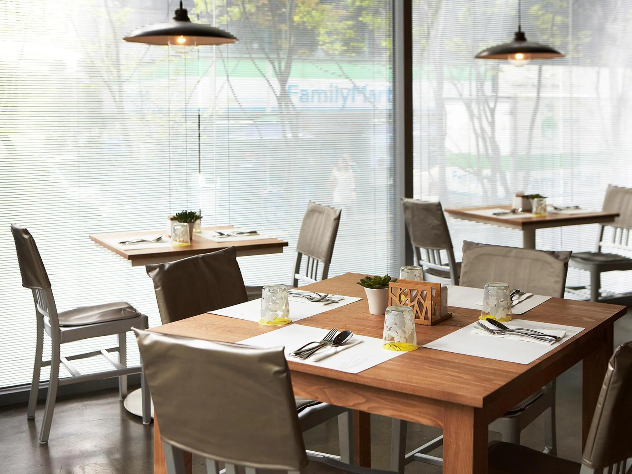 Restaurant/places to eat in La Casa Hotel Seoul