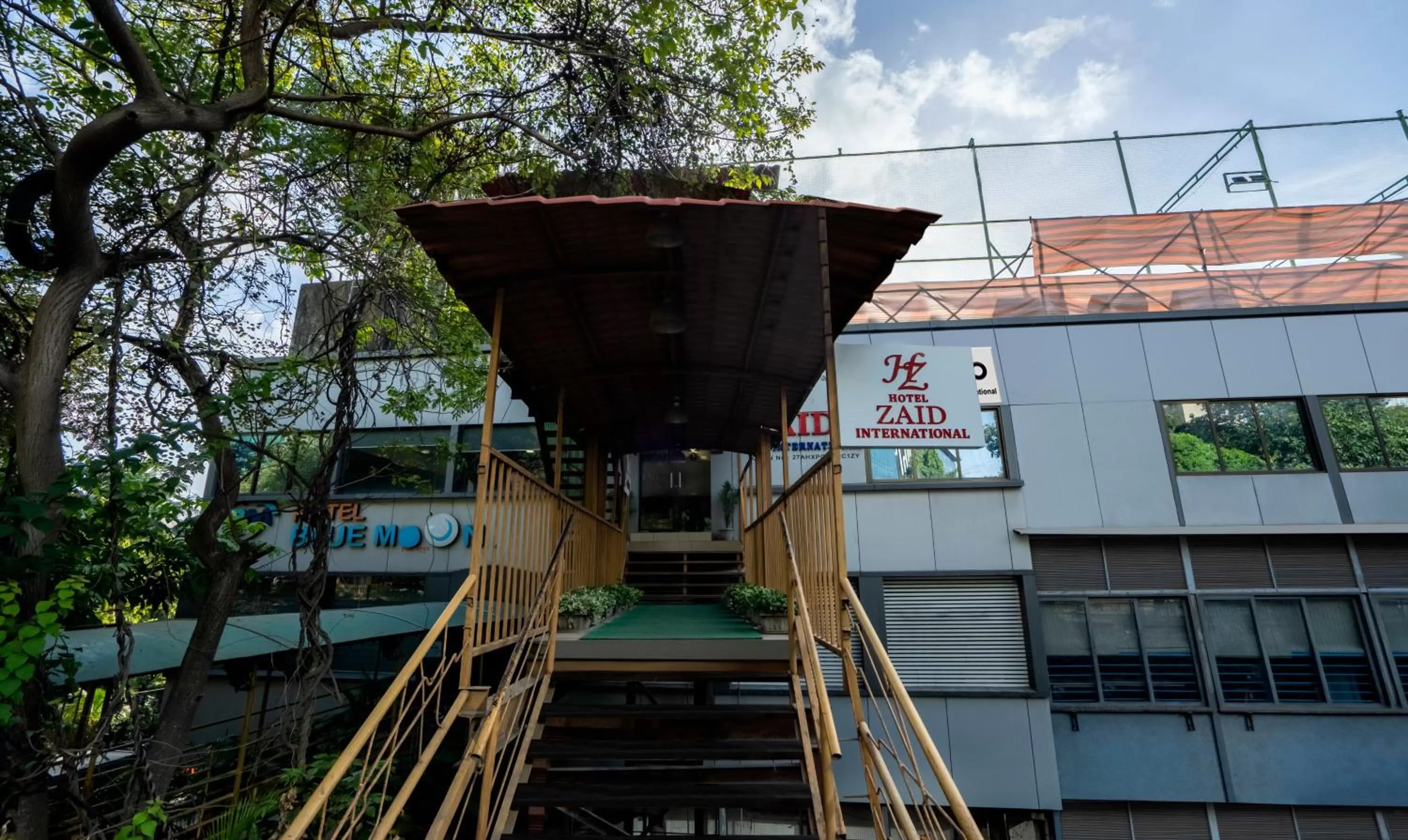 Facade/entrance in Treebo Zaid International Powai