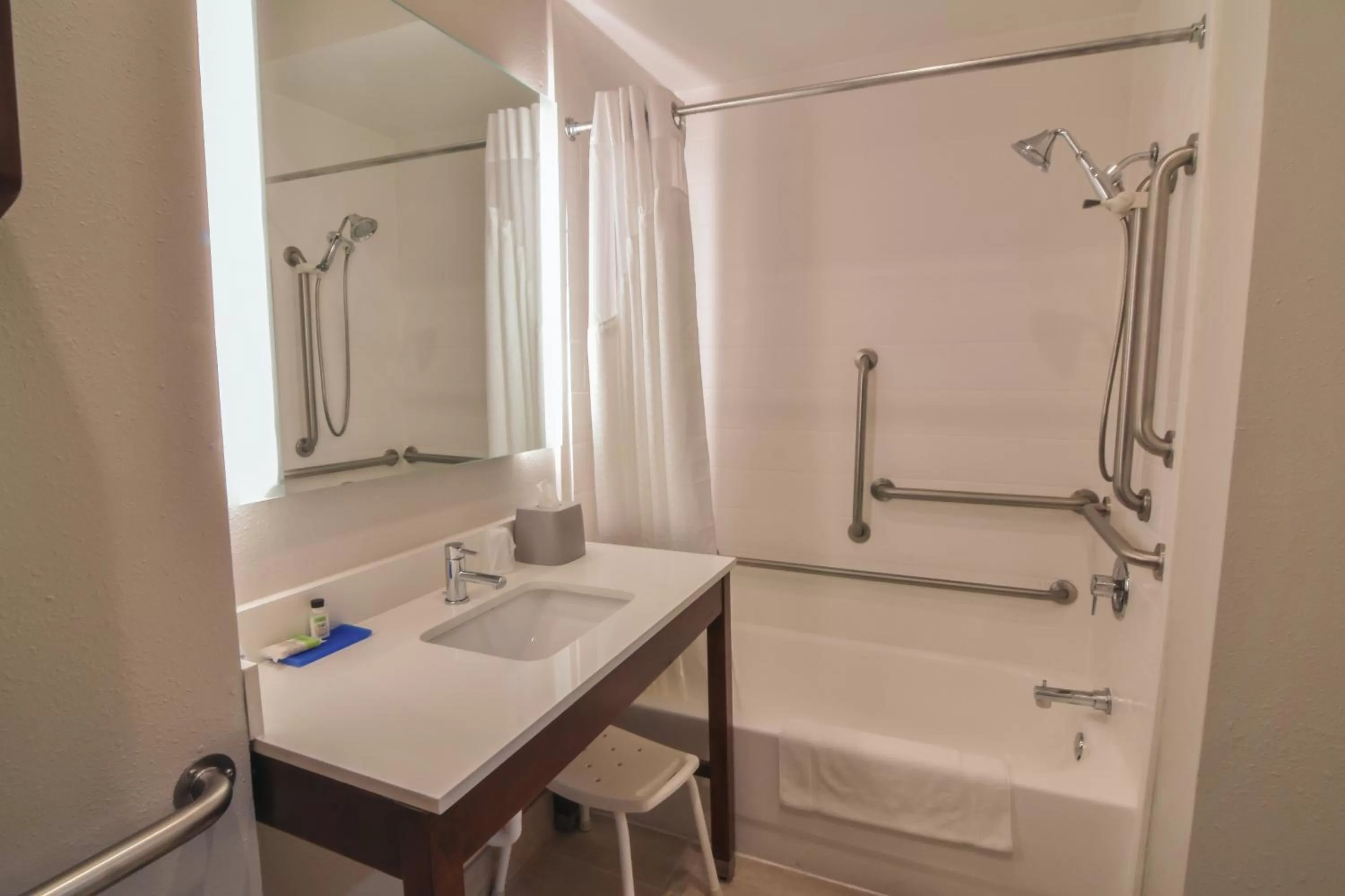 Bathroom in Holiday Inn Express & Suites - Indianapolis Northwest by IHG