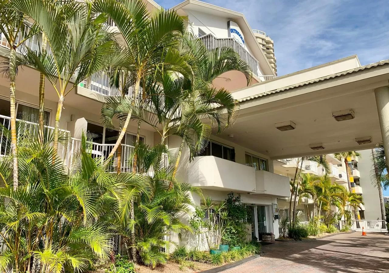 Property building in Outrigger Burleigh