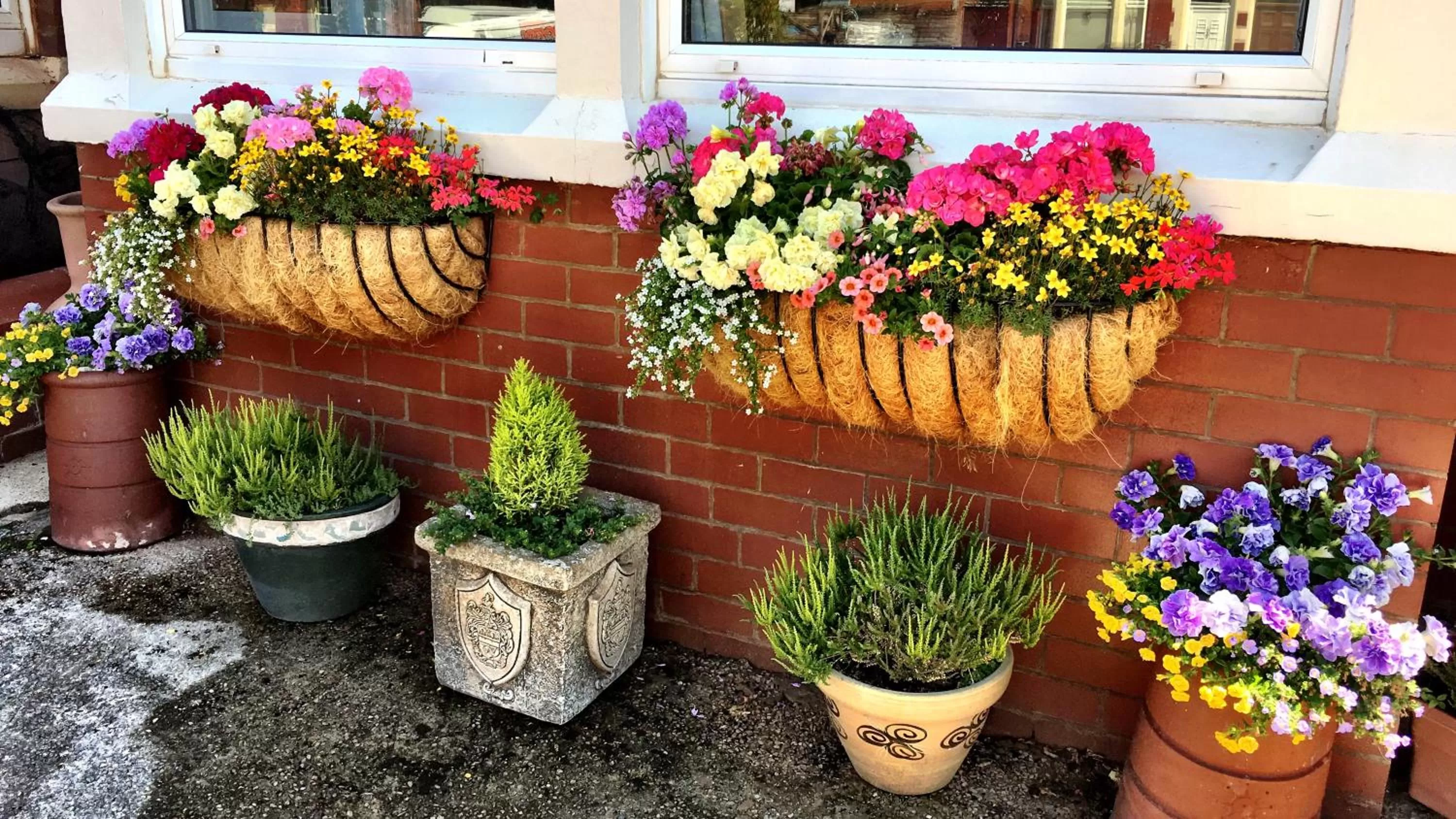 Facade/entrance in The Gaydon