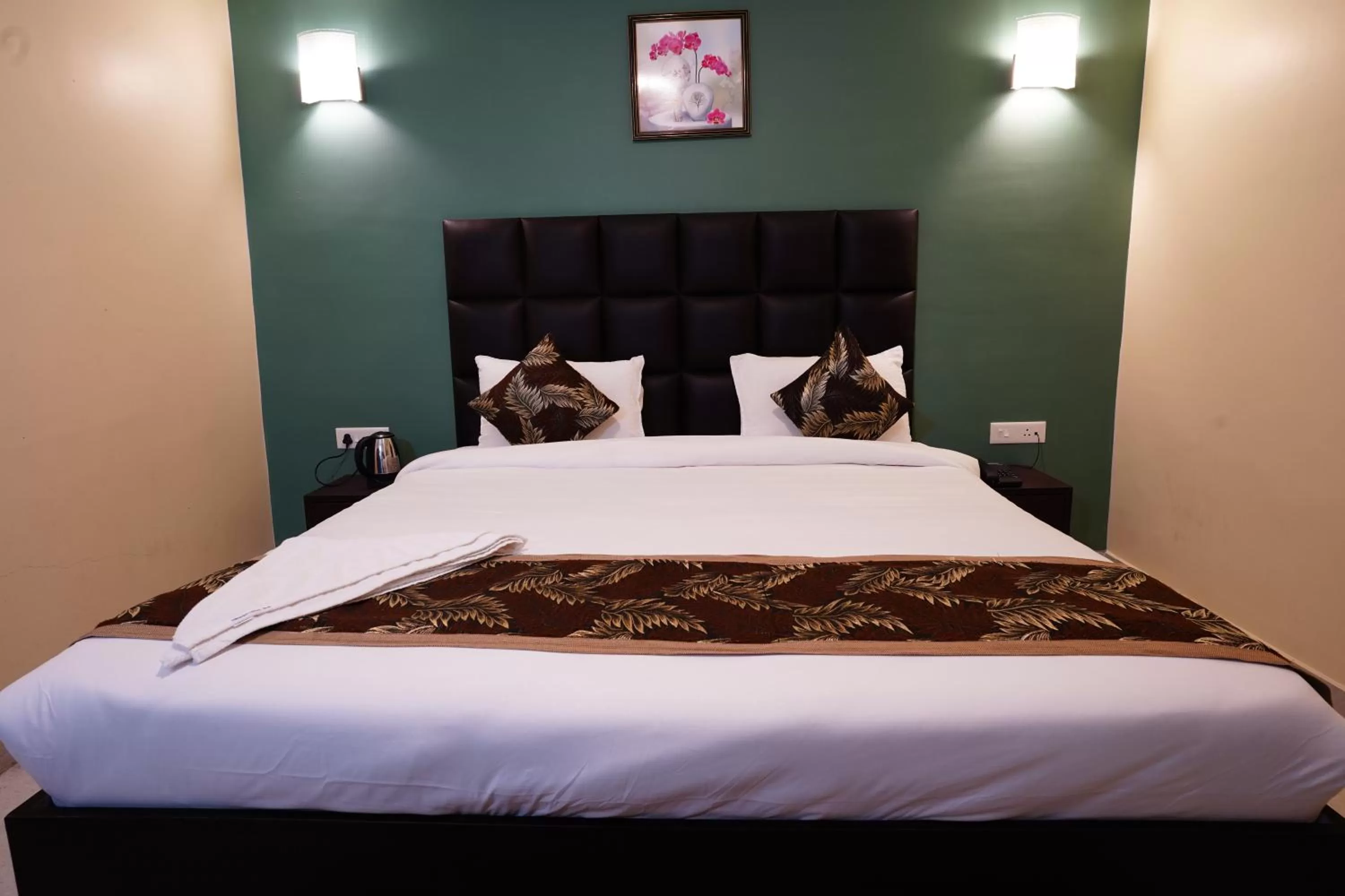 Bed in Hotel White Lotus Gangtok