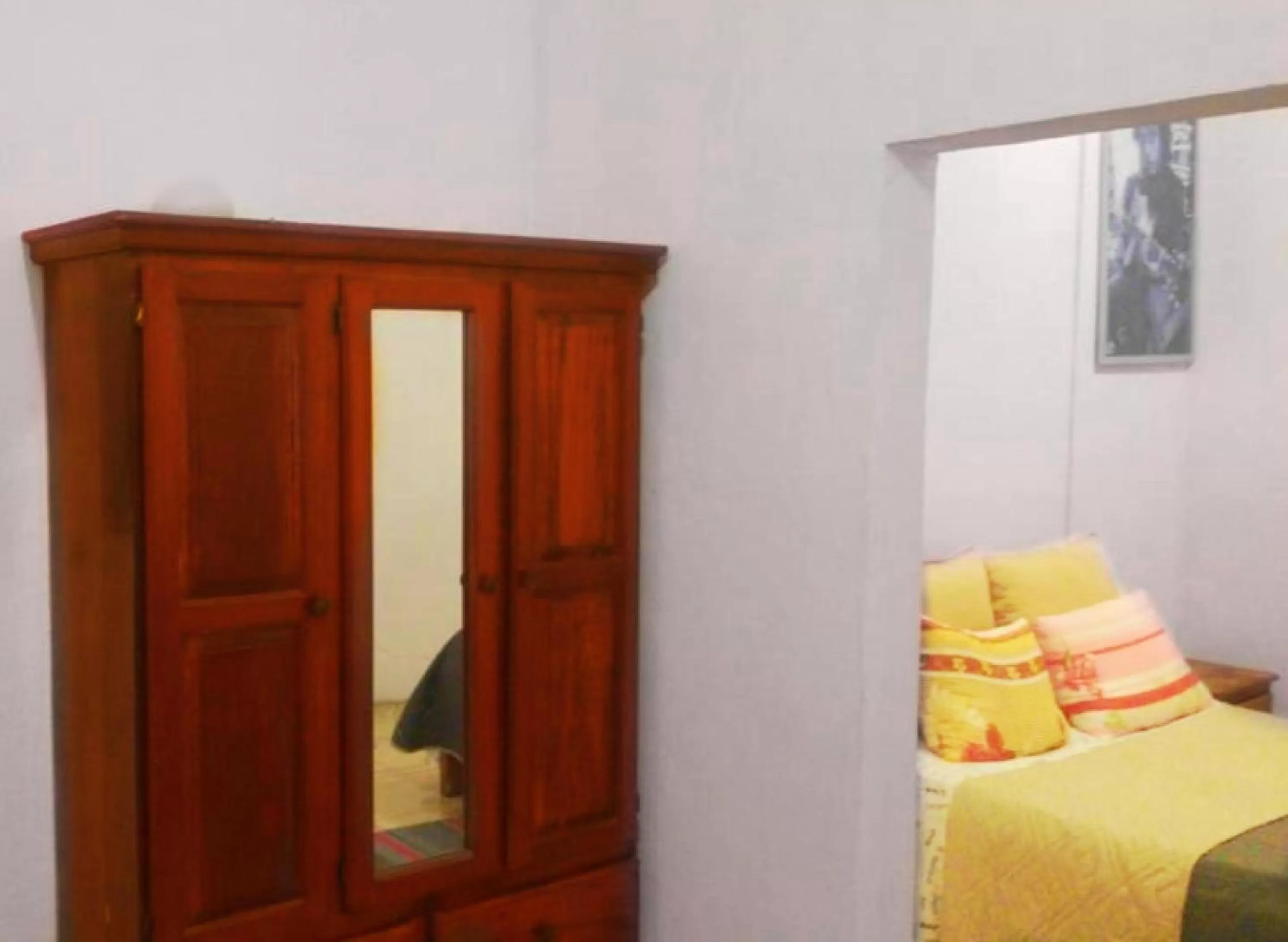 wardrobe in Maxroomz