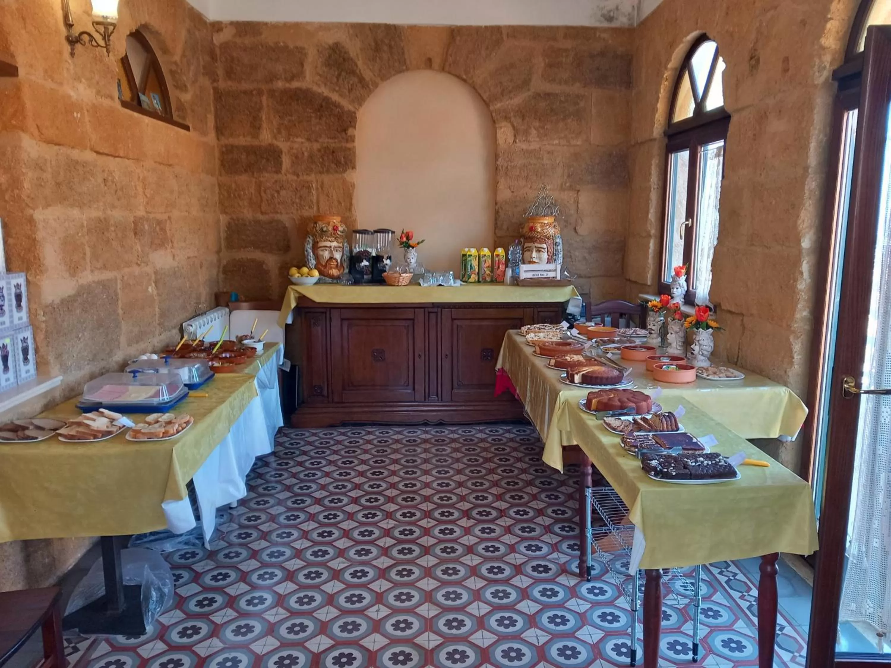 Breakfast in B&B Batarà - "La Terrazza del Centro"