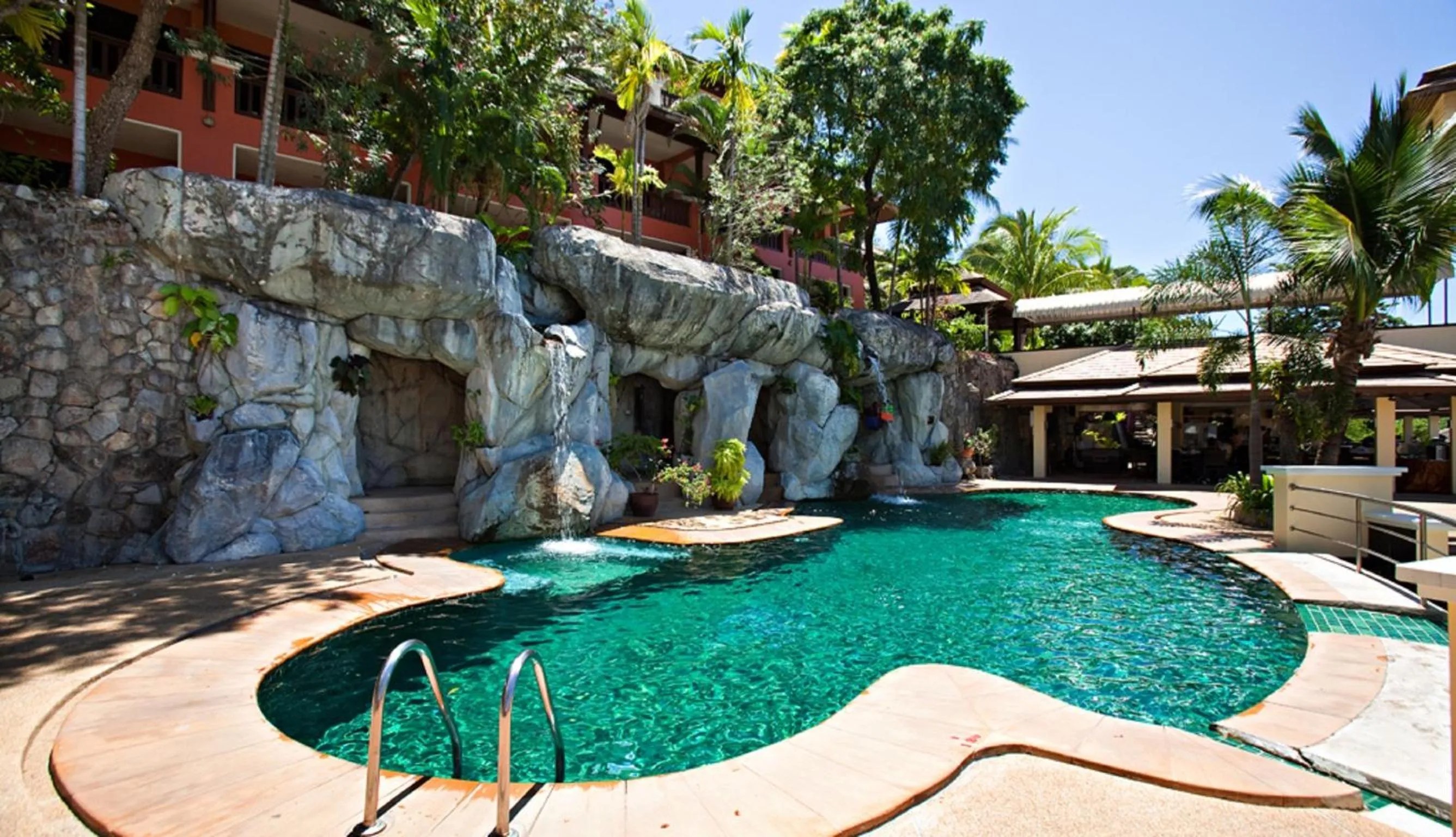 Restaurant/places to eat in C & N Resort and Spa - SHA Extra Plus