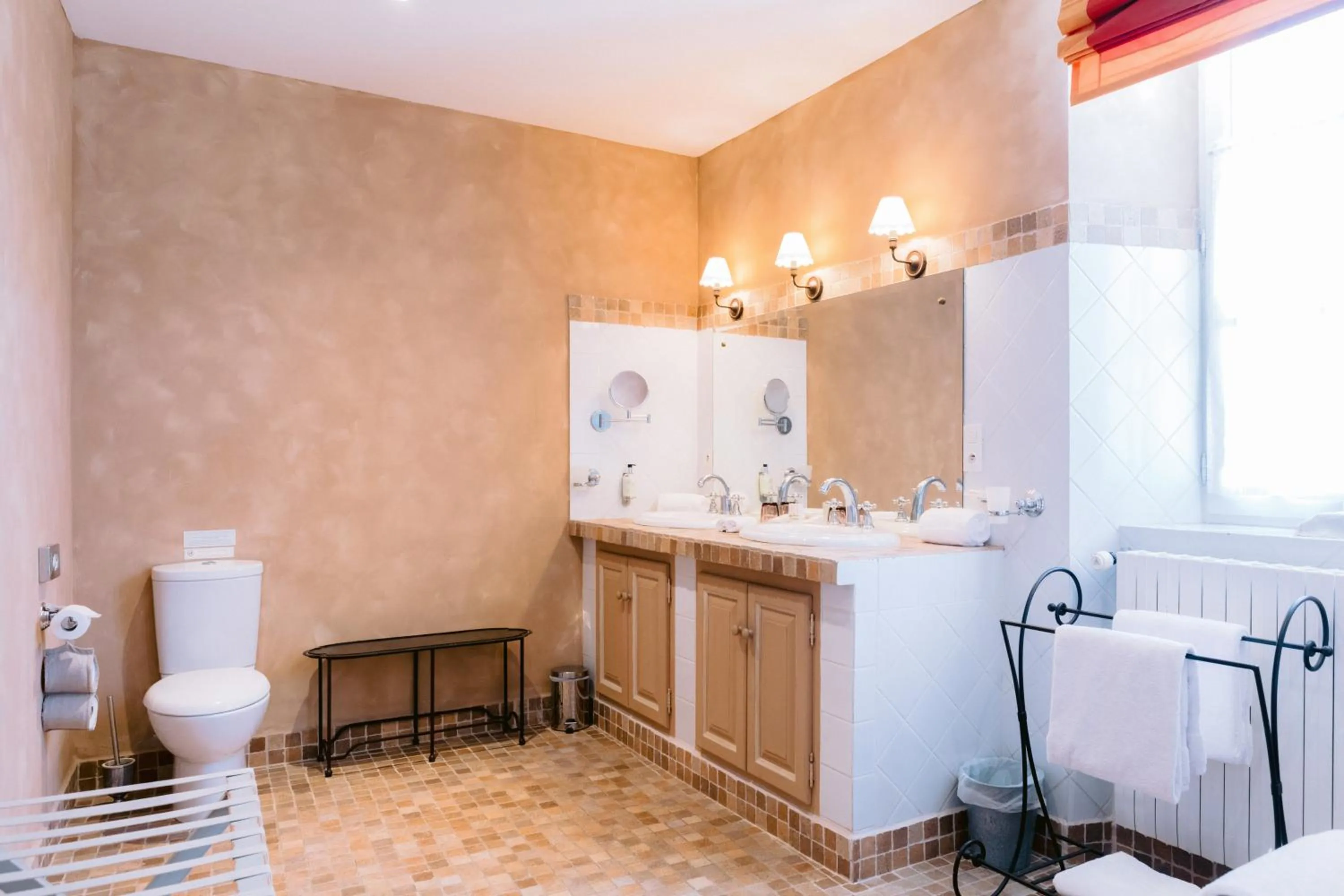 Bathroom in Le Mas De La Rose - Teritoria