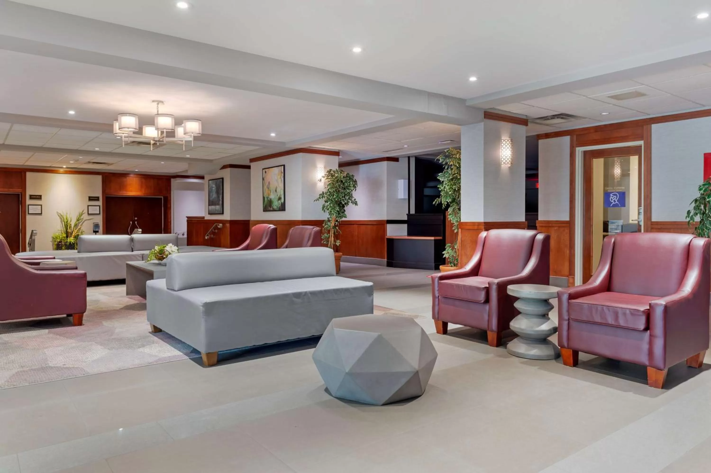 Lobby or reception in Best Western Plus Gatineau-Ottawa Downtown