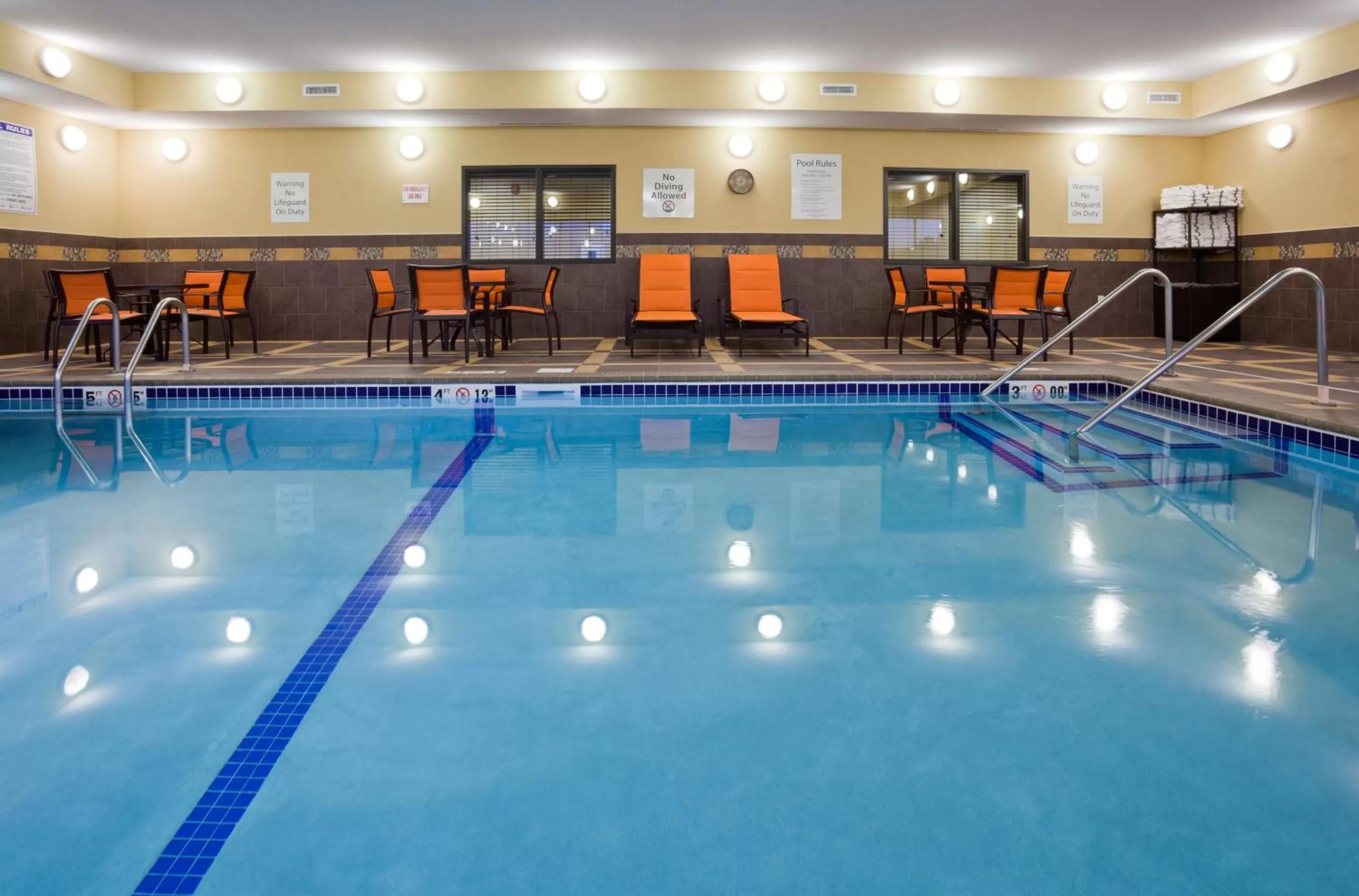 Swimming pool in Holiday Inn Express & Suites Fort Dodge by IHG