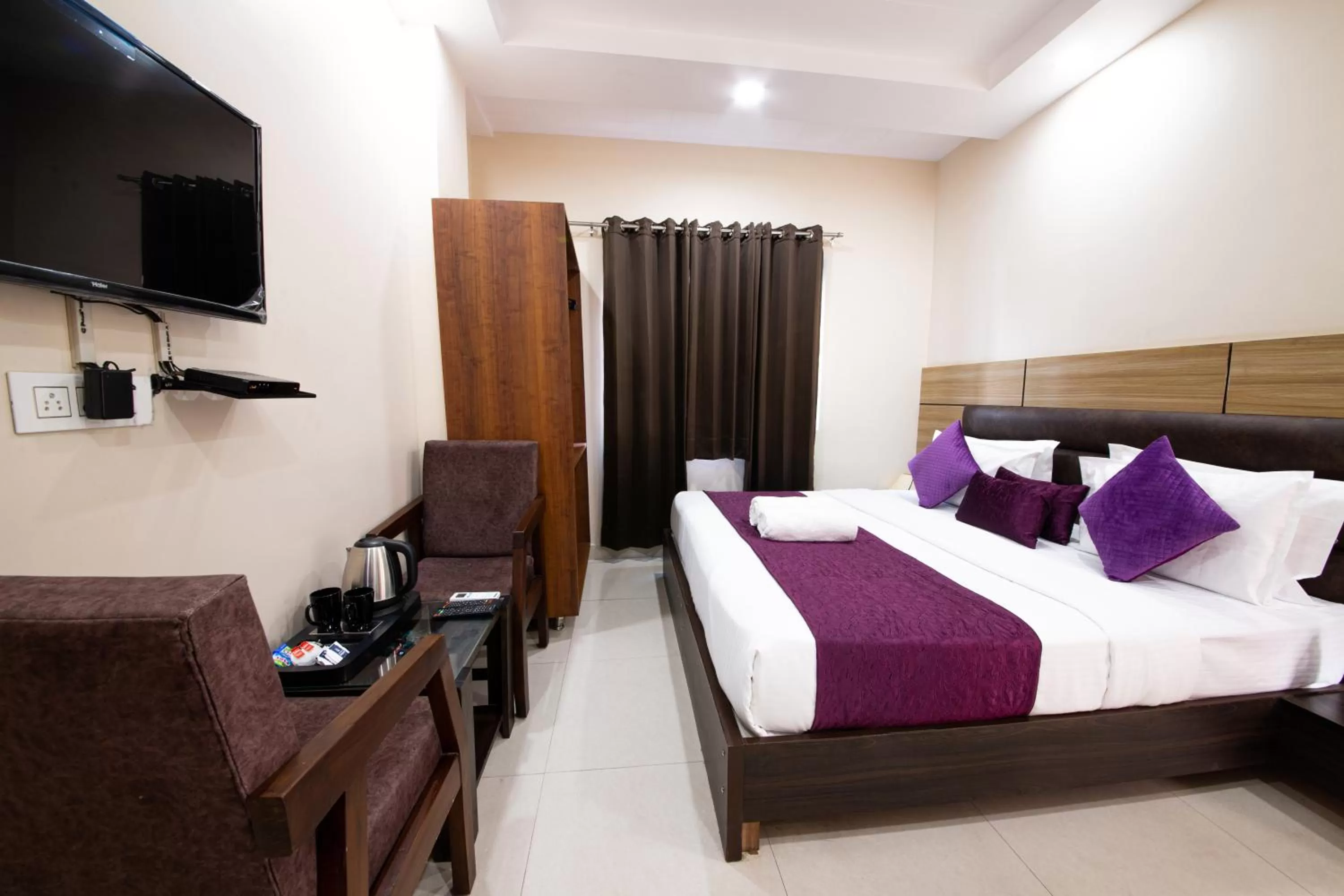 Bed in Perfect Stayz Dwarkesh - Hotel Near Haridwar Railway station