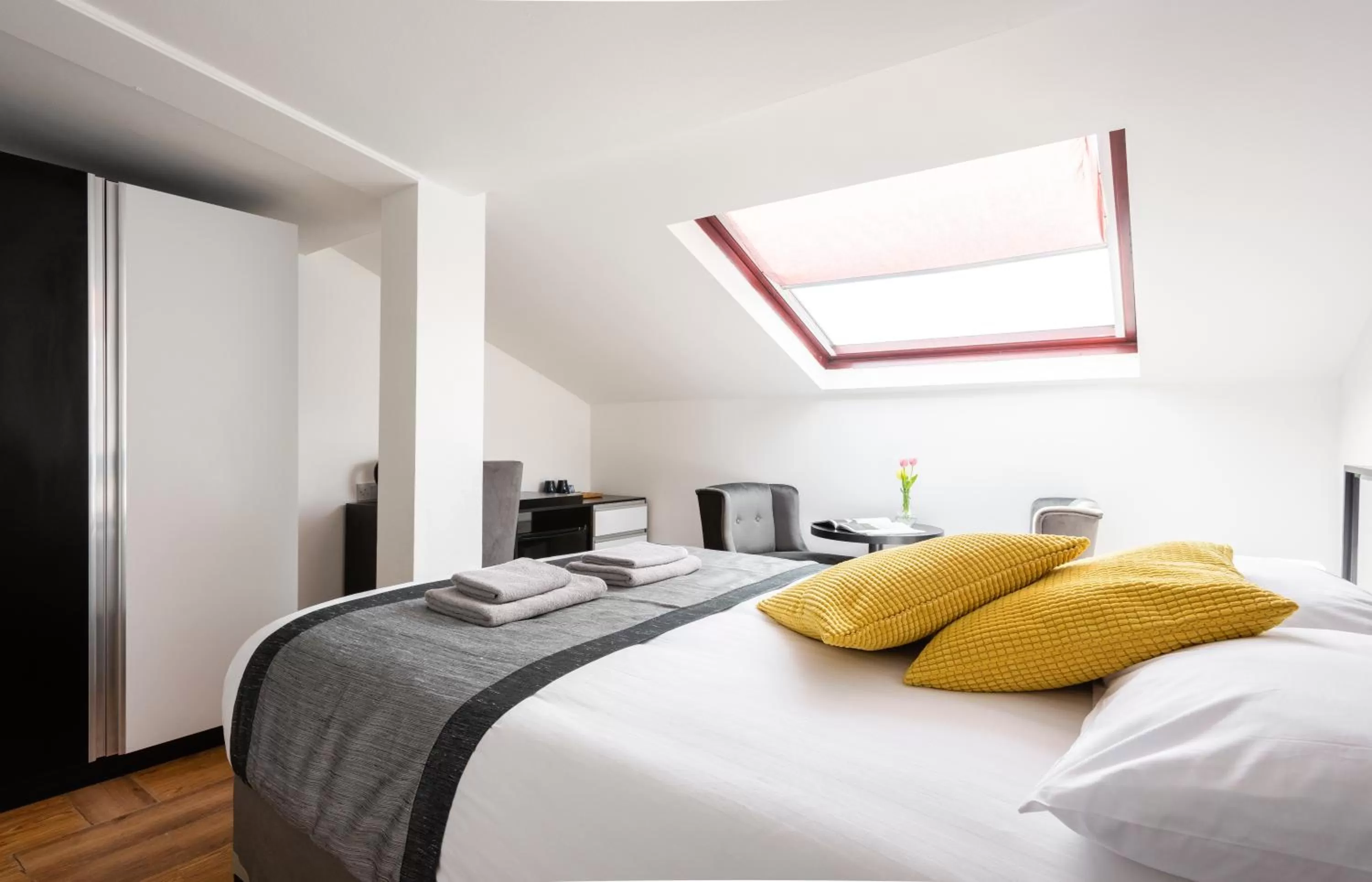 View (from property/room), Bed in Central Hoxton Shoreditch