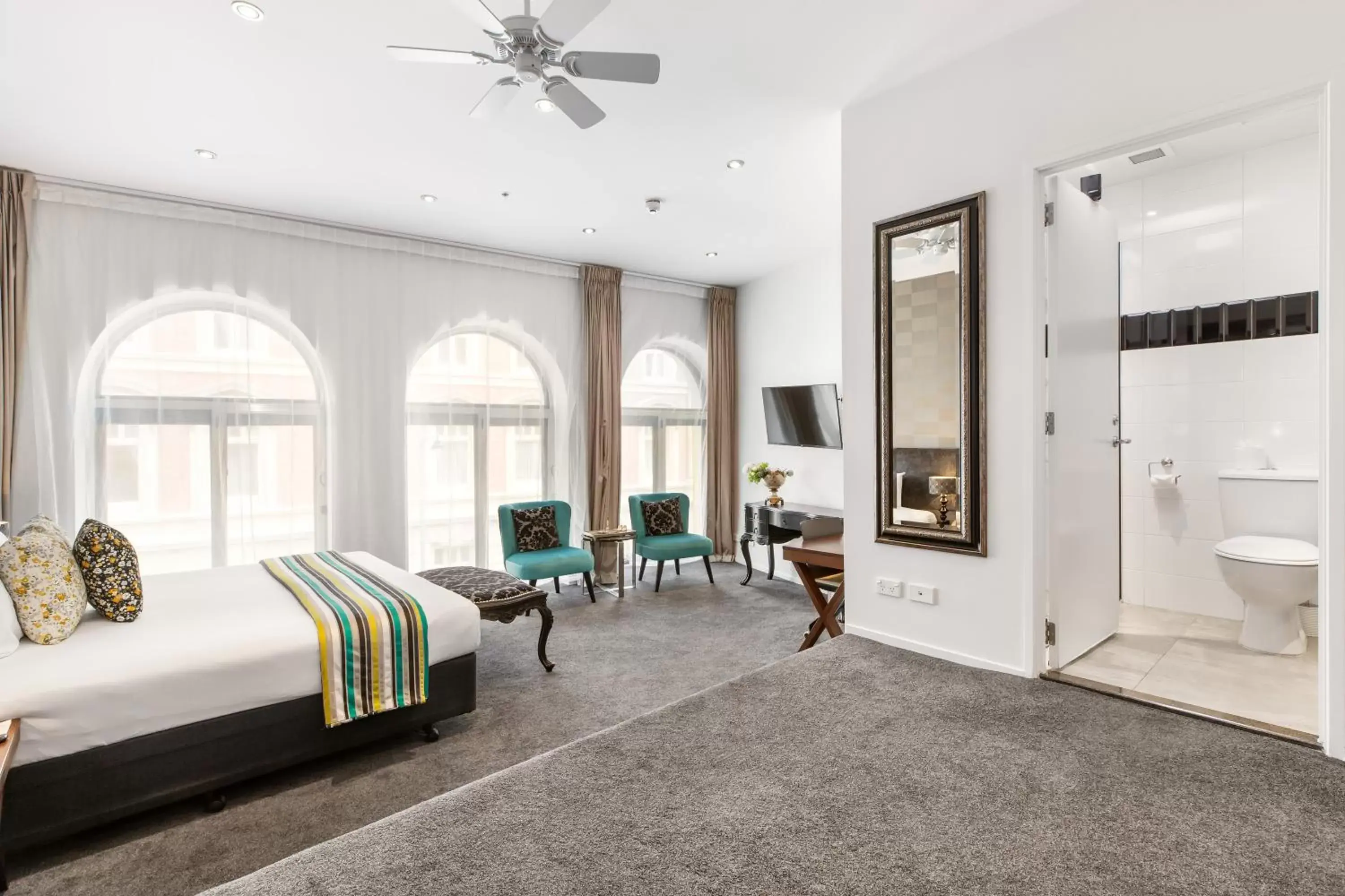 Premier Deluxe King or Twin Room in Hotel 115 Premier Deluxe King or Twin Room in Hotel 115