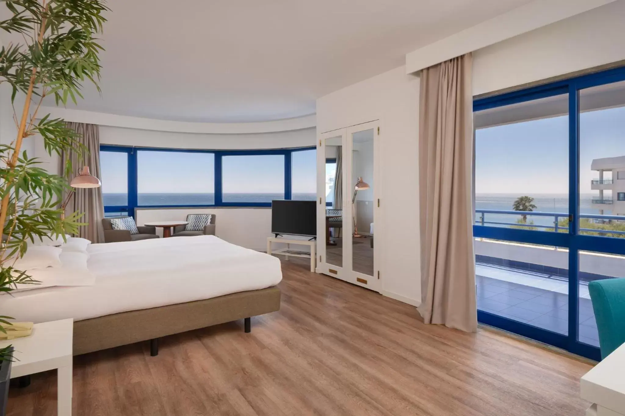 Superior Double Room with Extra Bed and Sea View in Hotel Pestana Cascais Ocean & Conference Aparthotel Superior Double Room with Extra Bed and Sea View in Hotel Pestana Cascais Ocean & Conference Aparthotel
