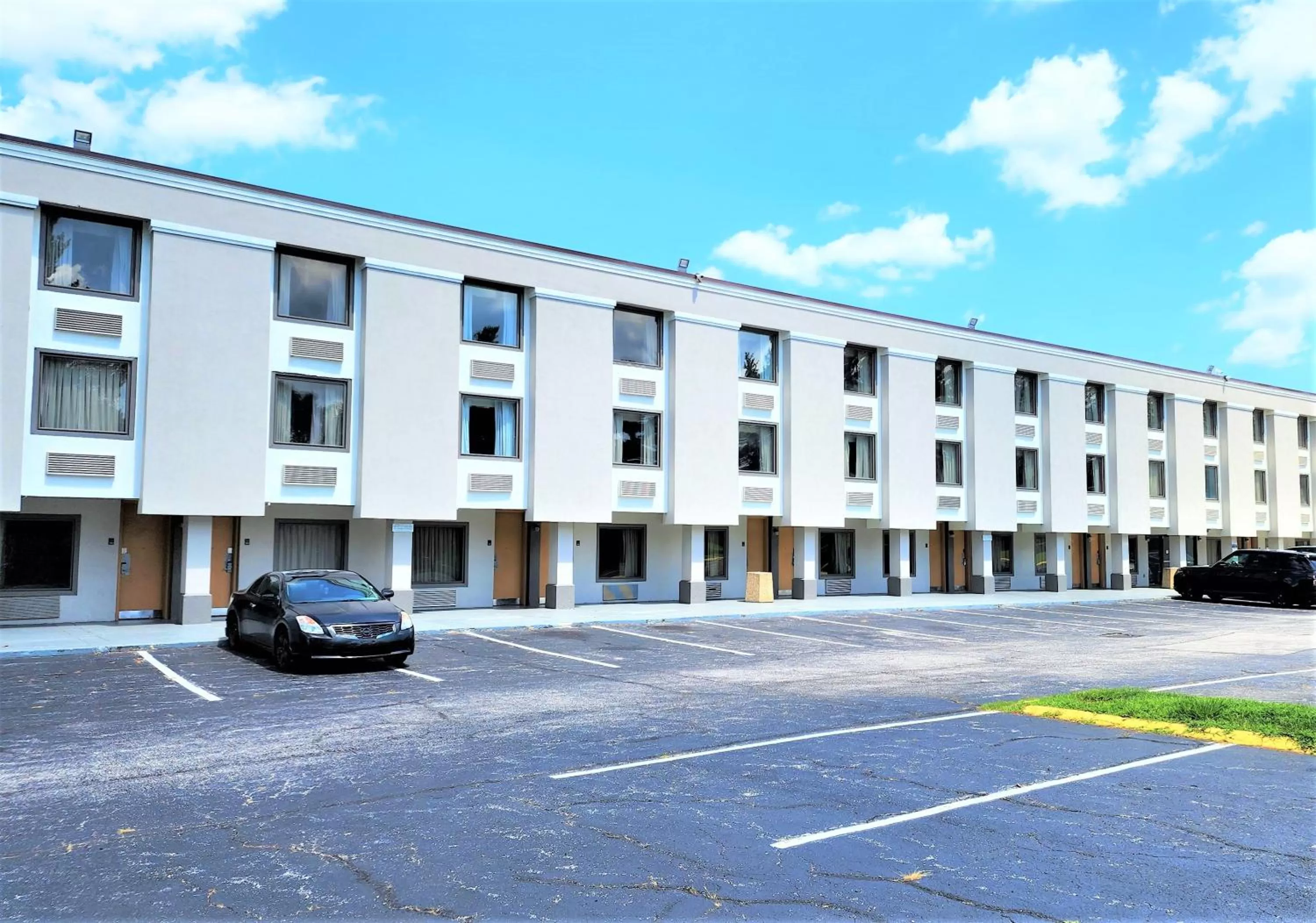 Property building in Motel 6 Catonsville MD Baltimore West