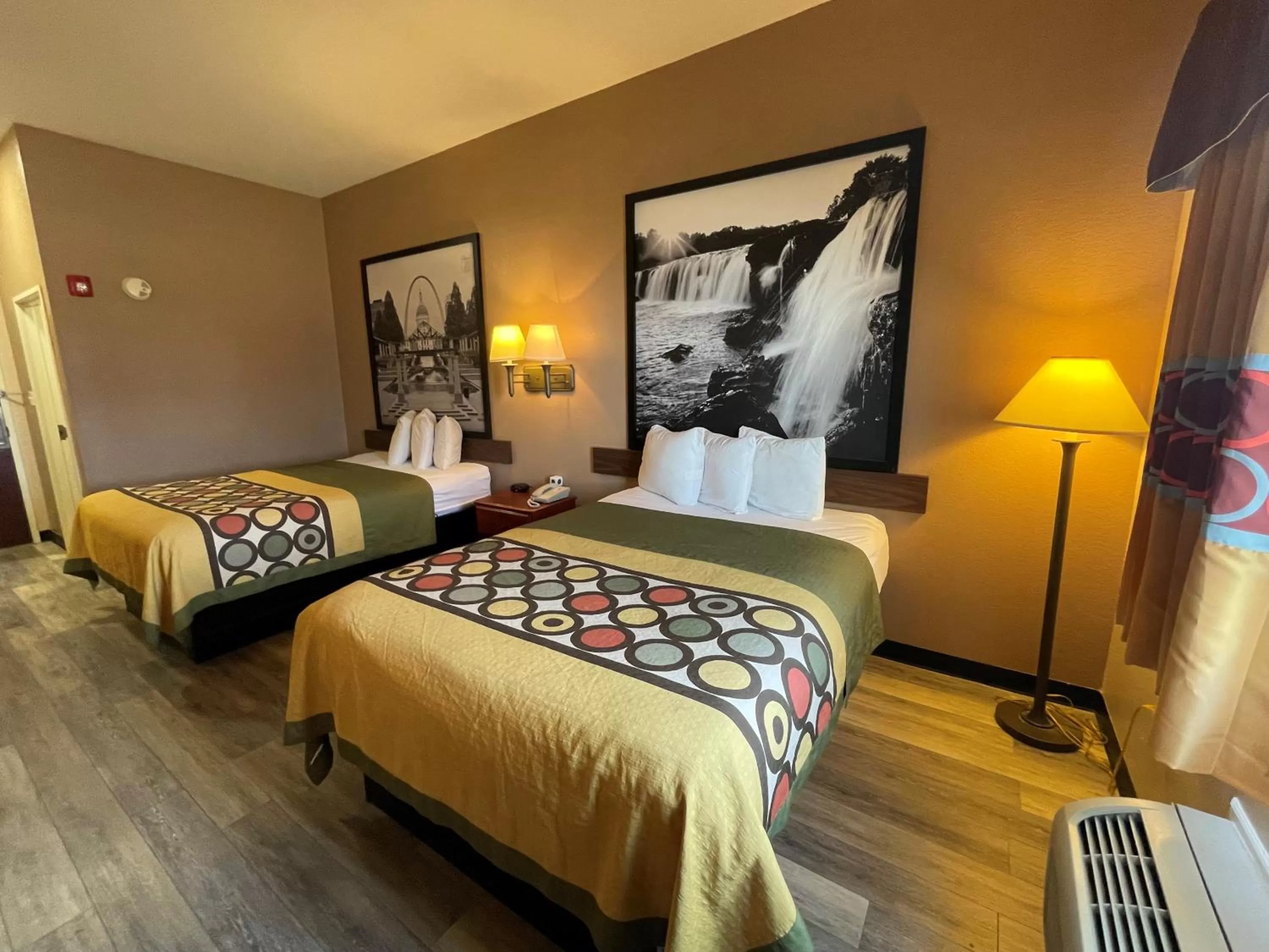 Bed in Super 8 by Wyndham Rolla