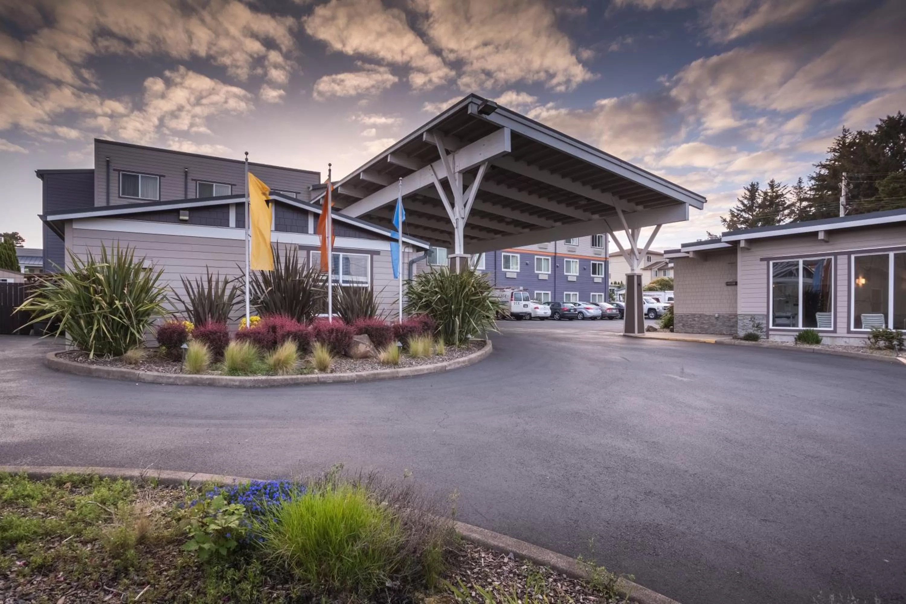 Facade/entrance in Inn at Wecoma