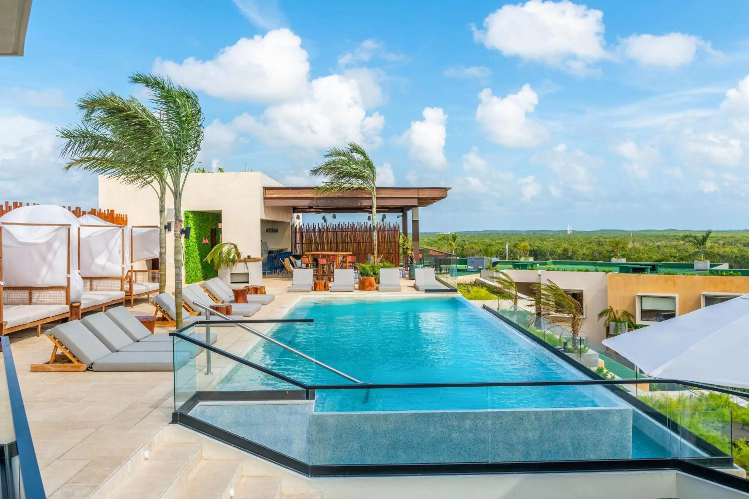 Swimming pool in Aloft Tulum