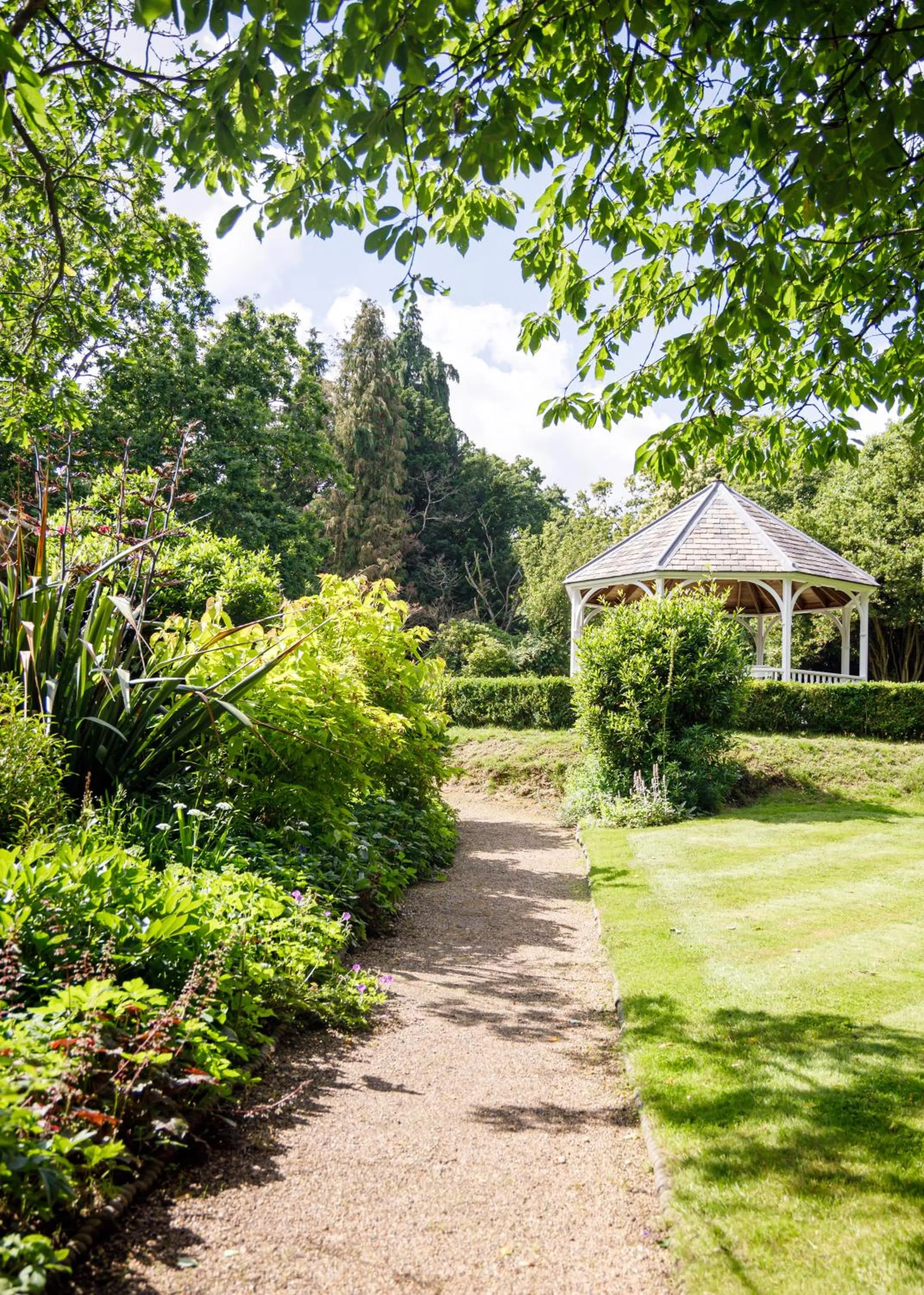 Garden in Rowhill Grange Hotel & Utopia Spa