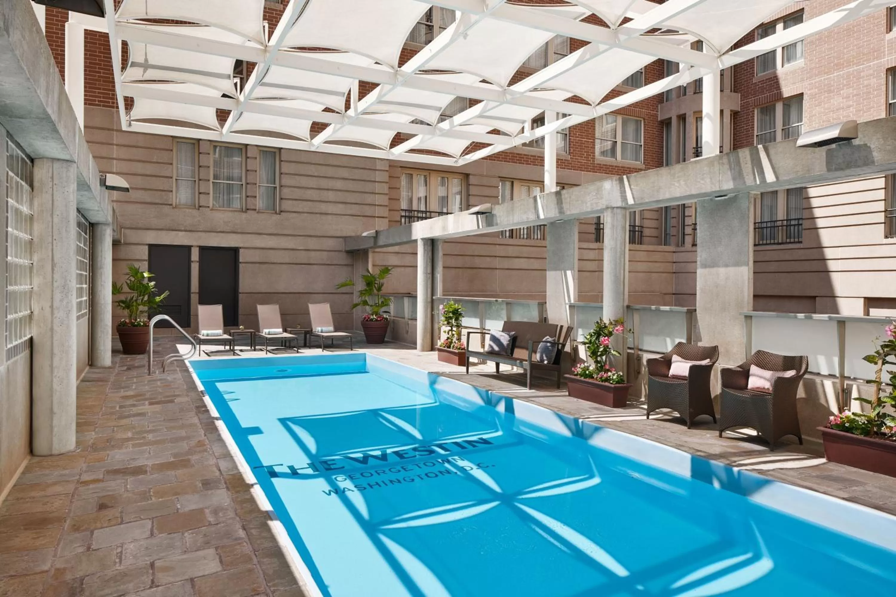 Swimming pool in Westin Georgetown, Washington D.C.