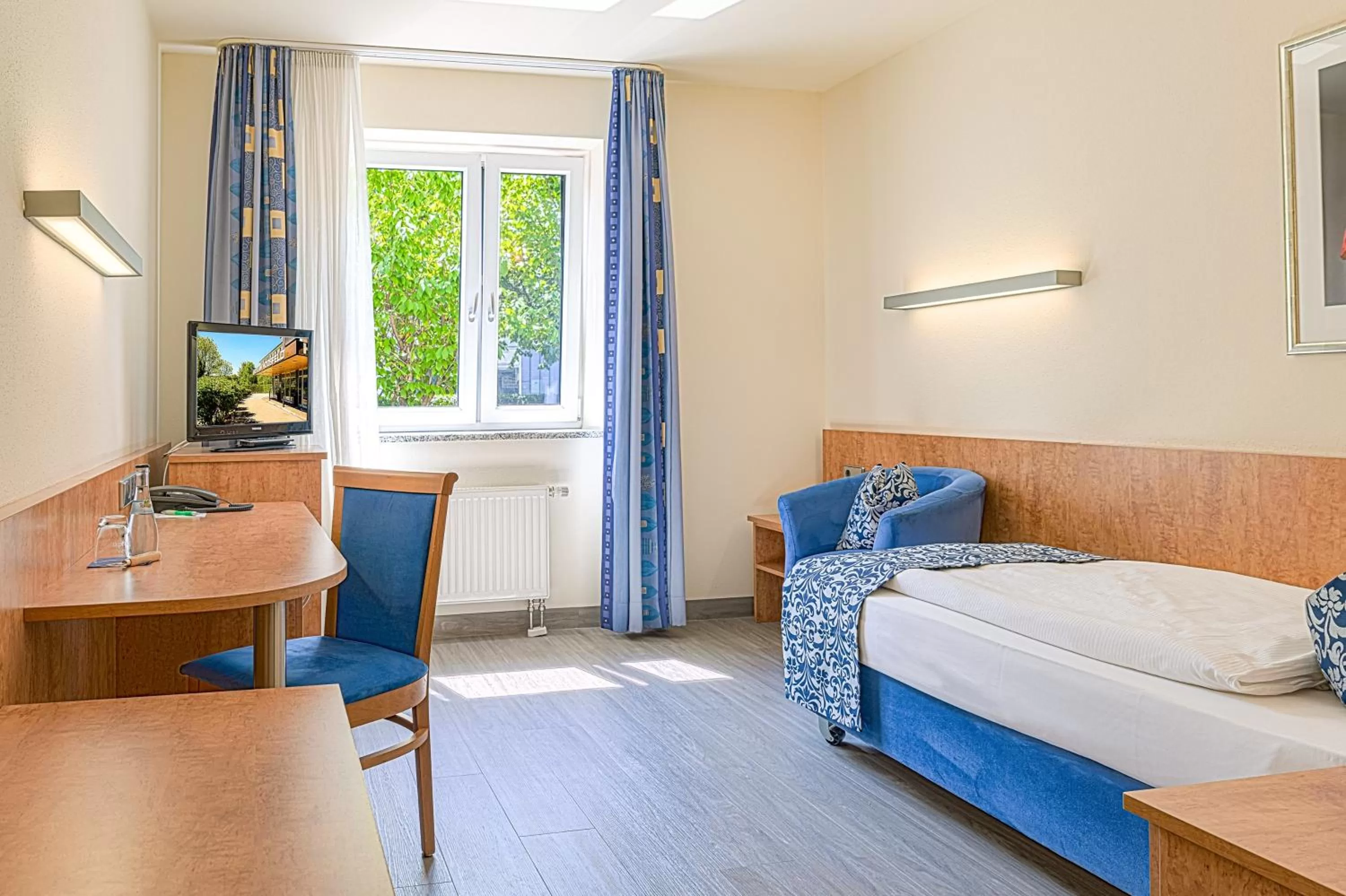 TV and multimedia, Bed in Hotel Am Moosfeld