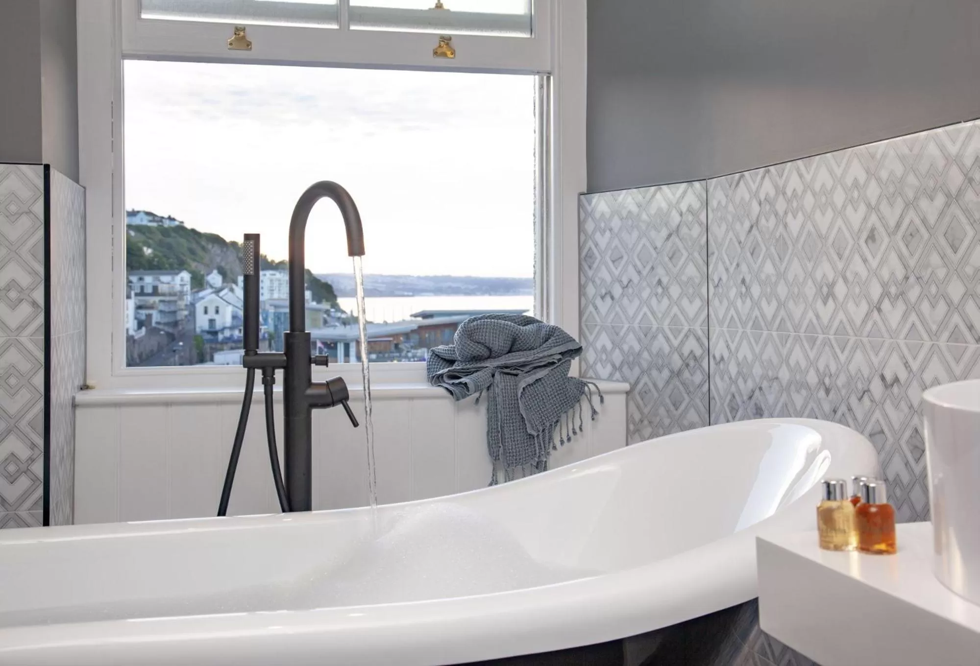 Bathroom in Leader Suite - Sea View - Free Wi-Fi