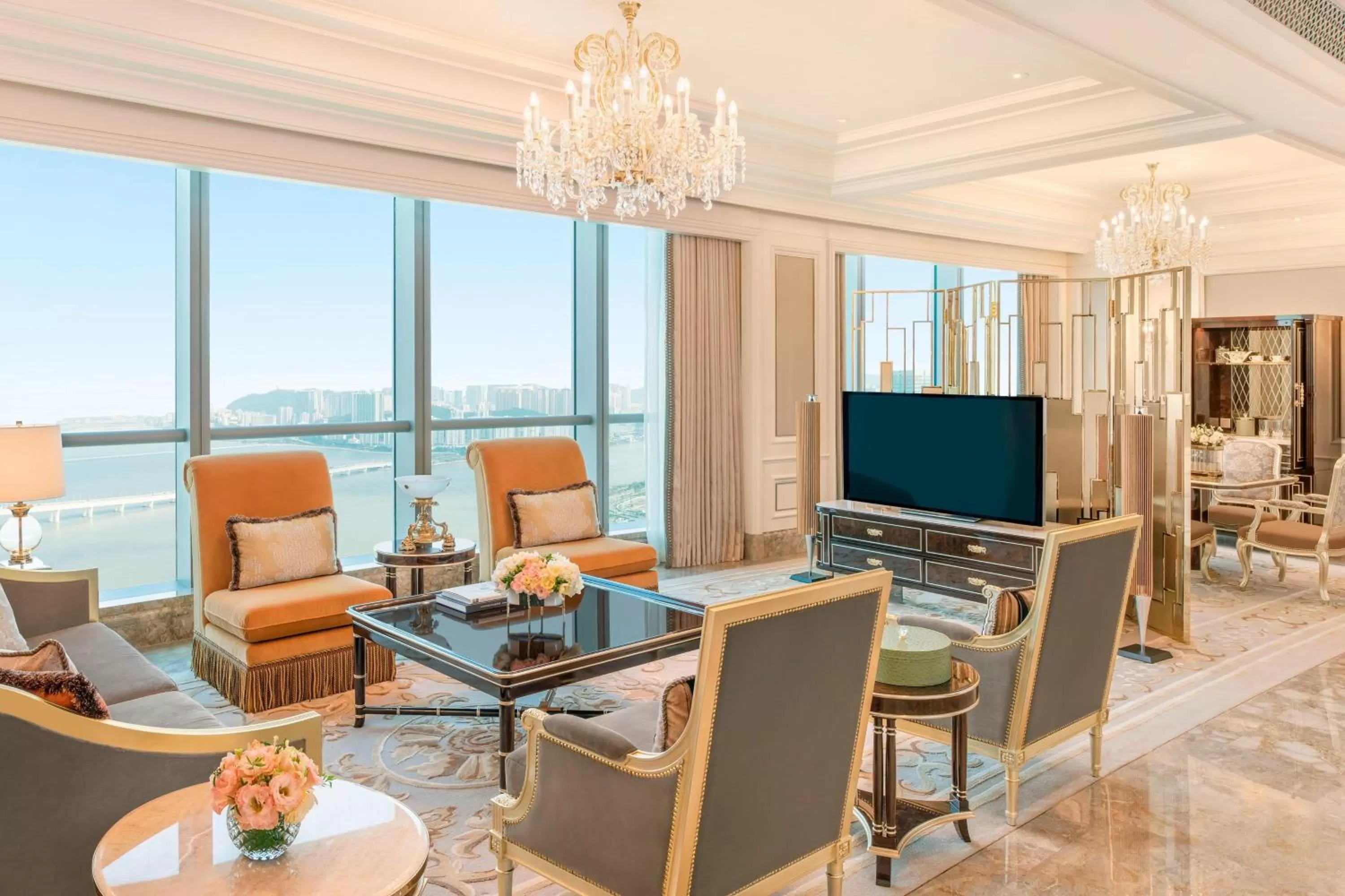Living room in The St. Regis Zhuhai