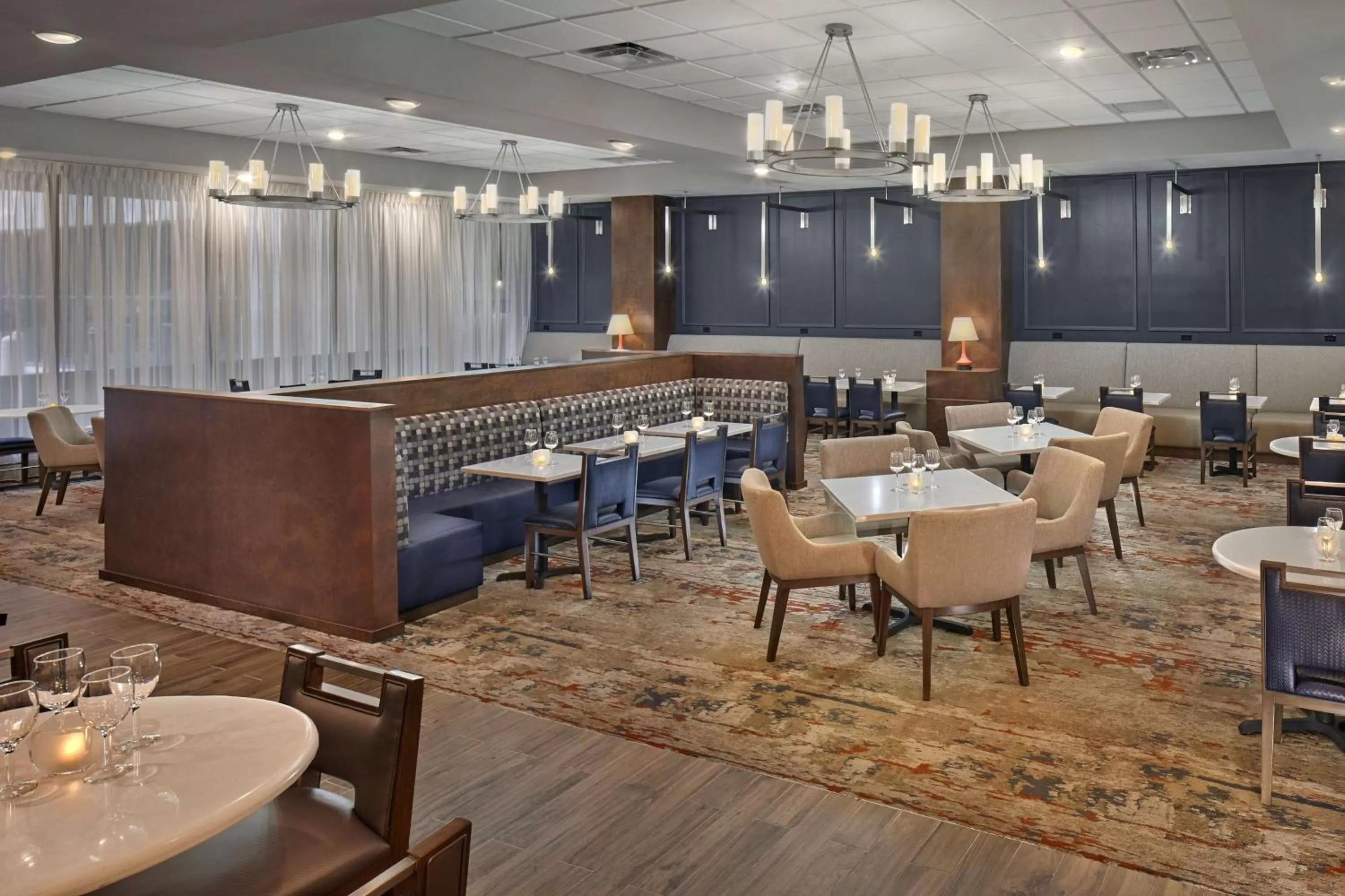 Lobby or reception in DoubleTree by Hilton Little Rock