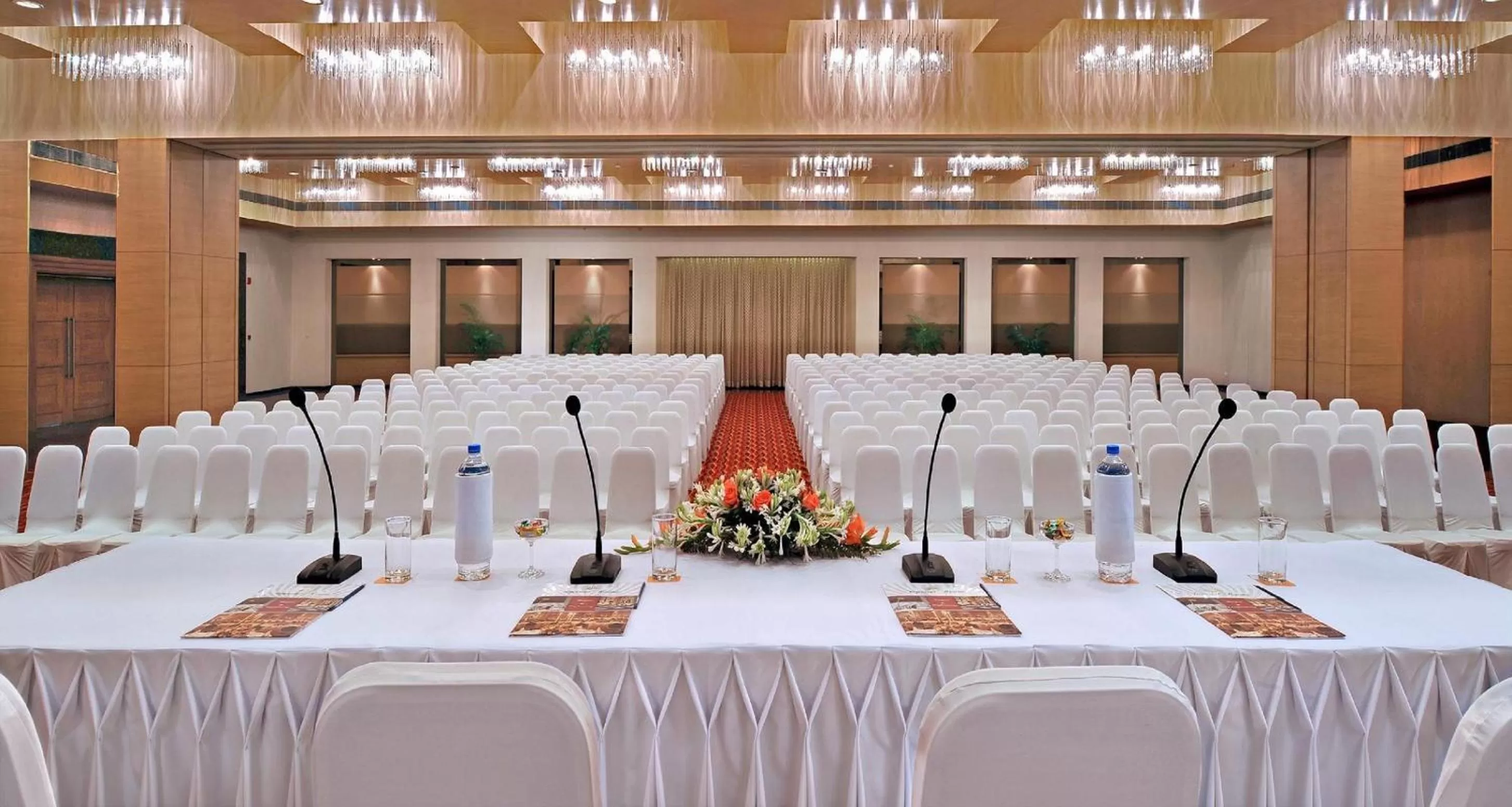Banquet/Function facilities in Hometel Chandigarh