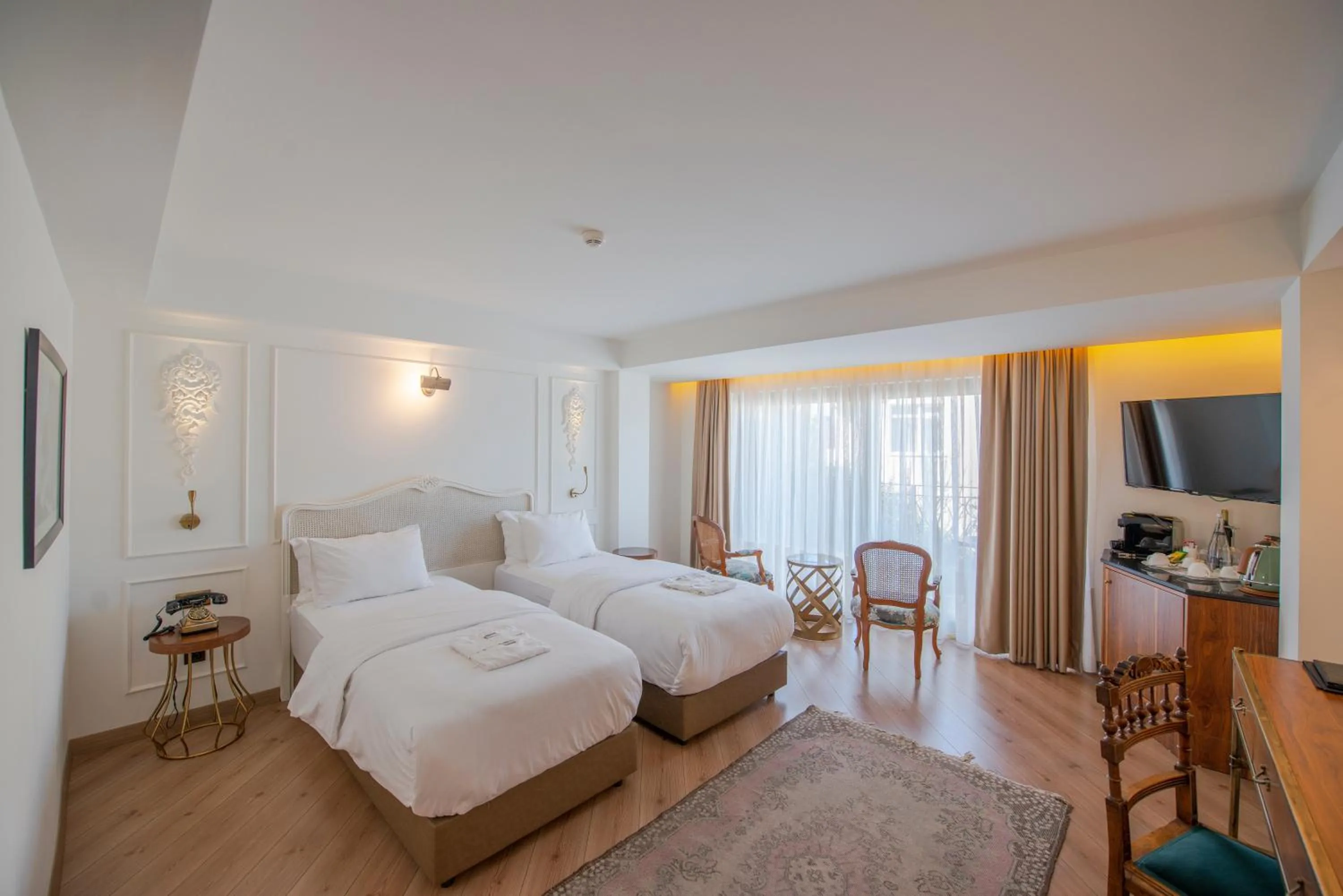 Photo of the whole room, Bed in Casa Margot Hotel - Adults Only