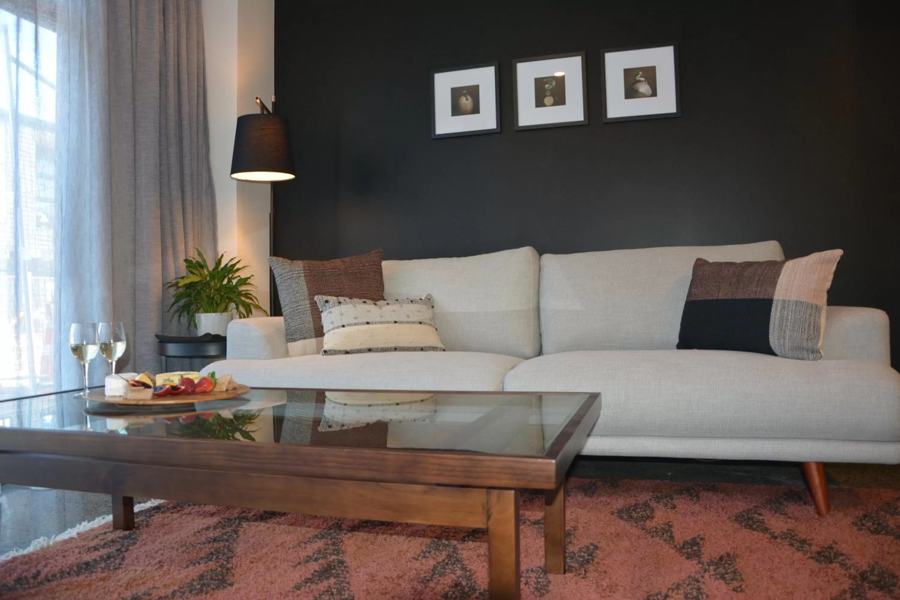 Living room in Southwark Hotel & Apartments