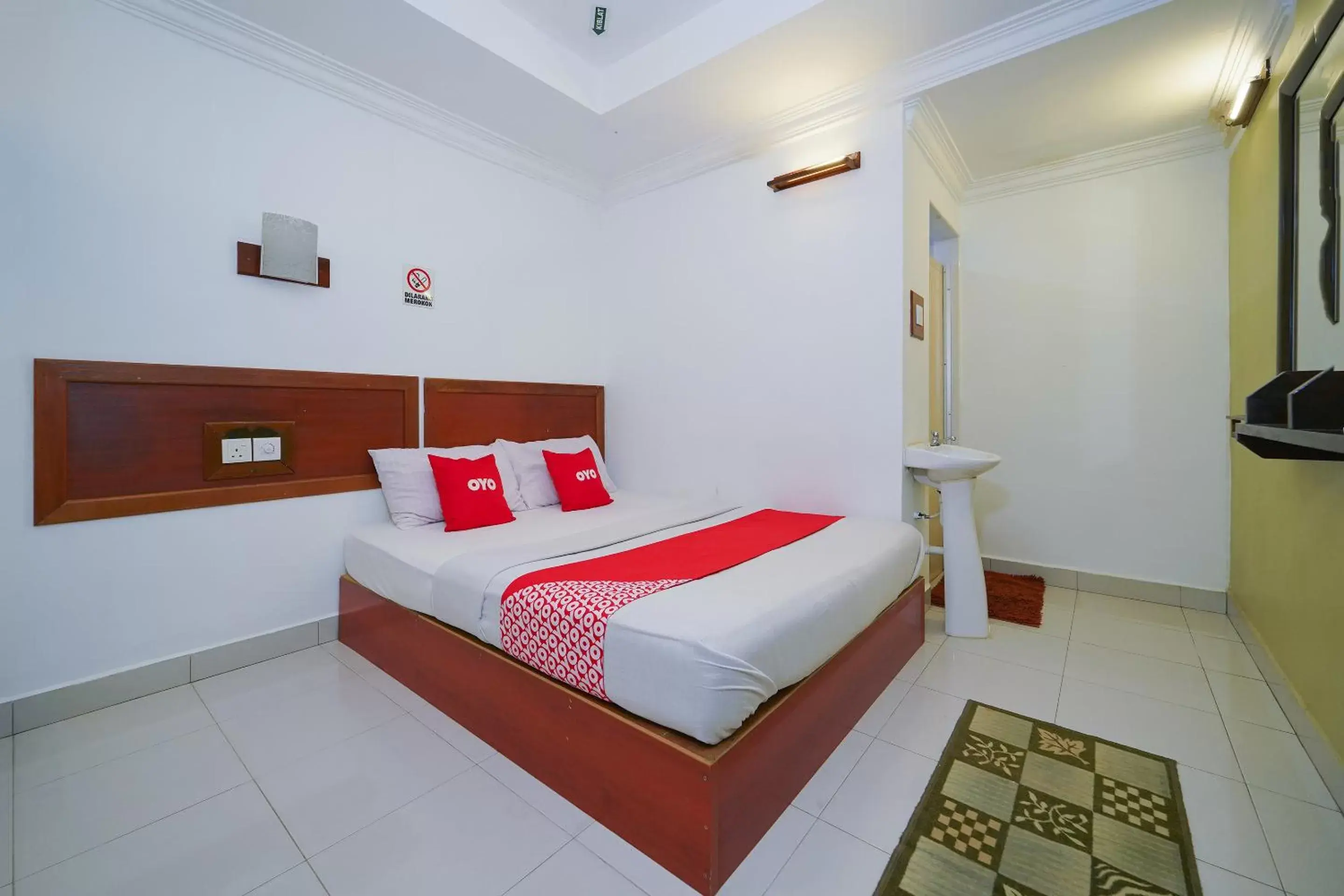 Standard Double Room in Fins Hotel, Alor Setar Standard Double Room in Fins Hotel, Alor Setar