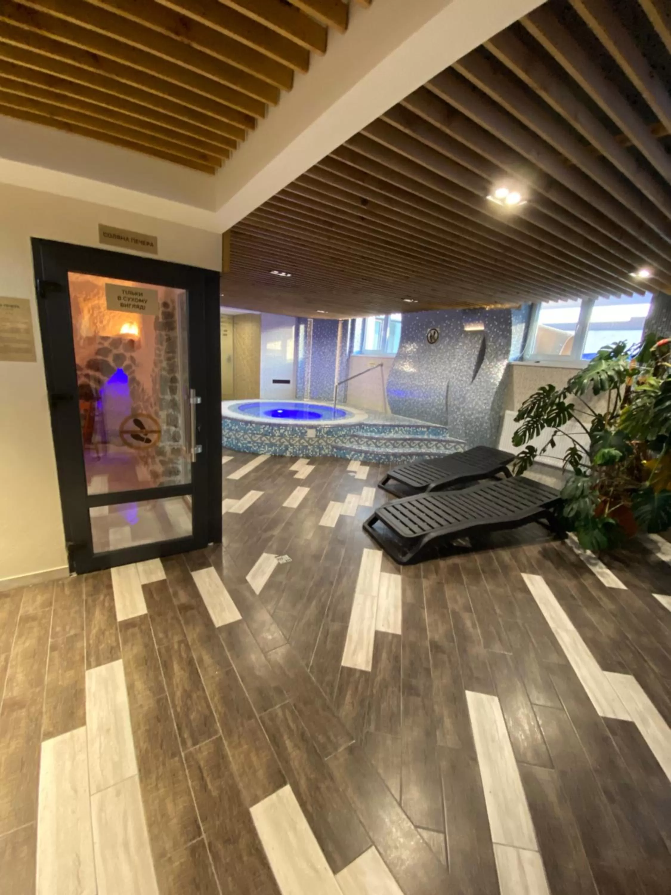 Swimming Pool in Motel Kurortnyy & SPA