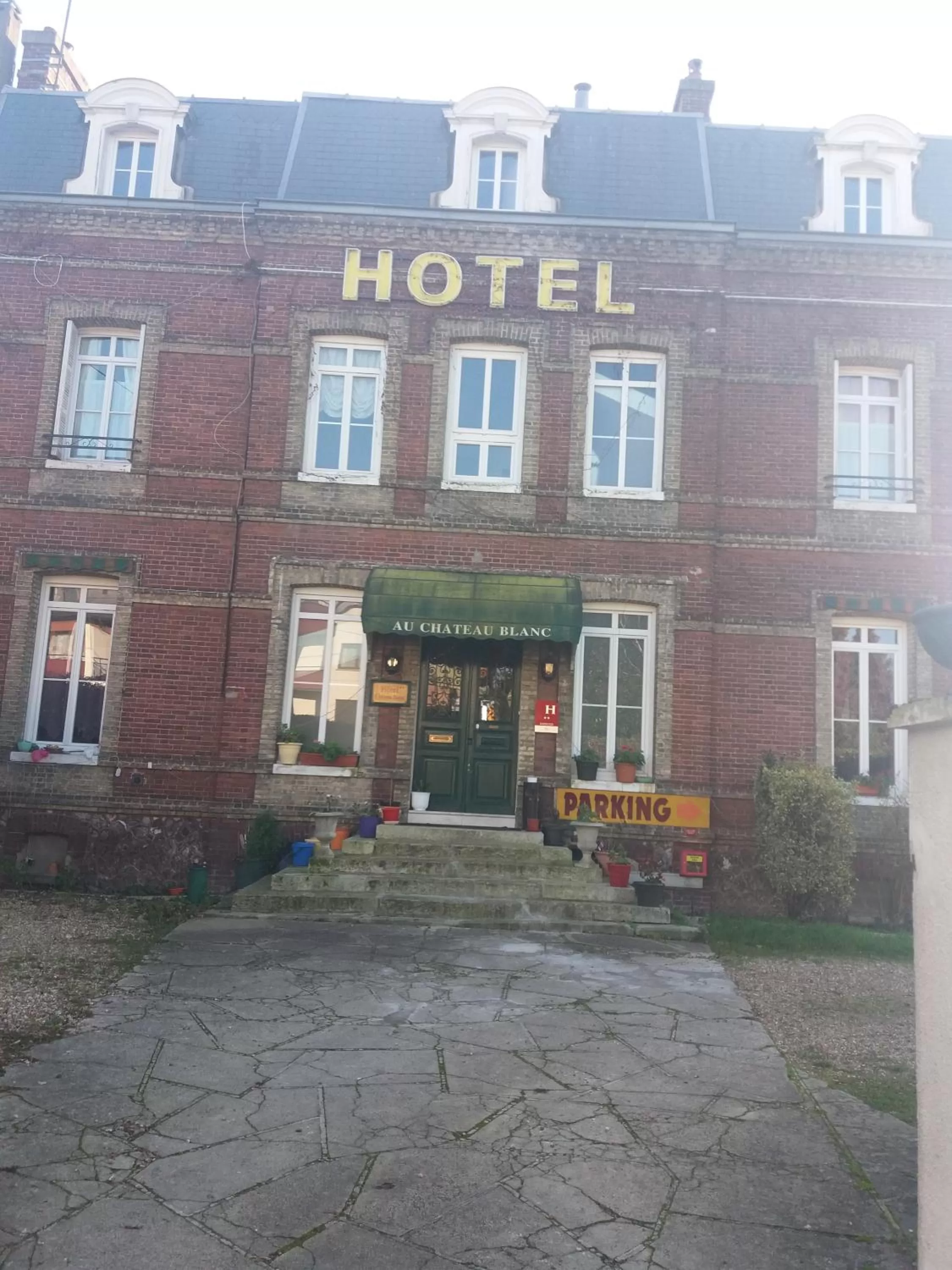 Property Building in Hotel du chateau blanc