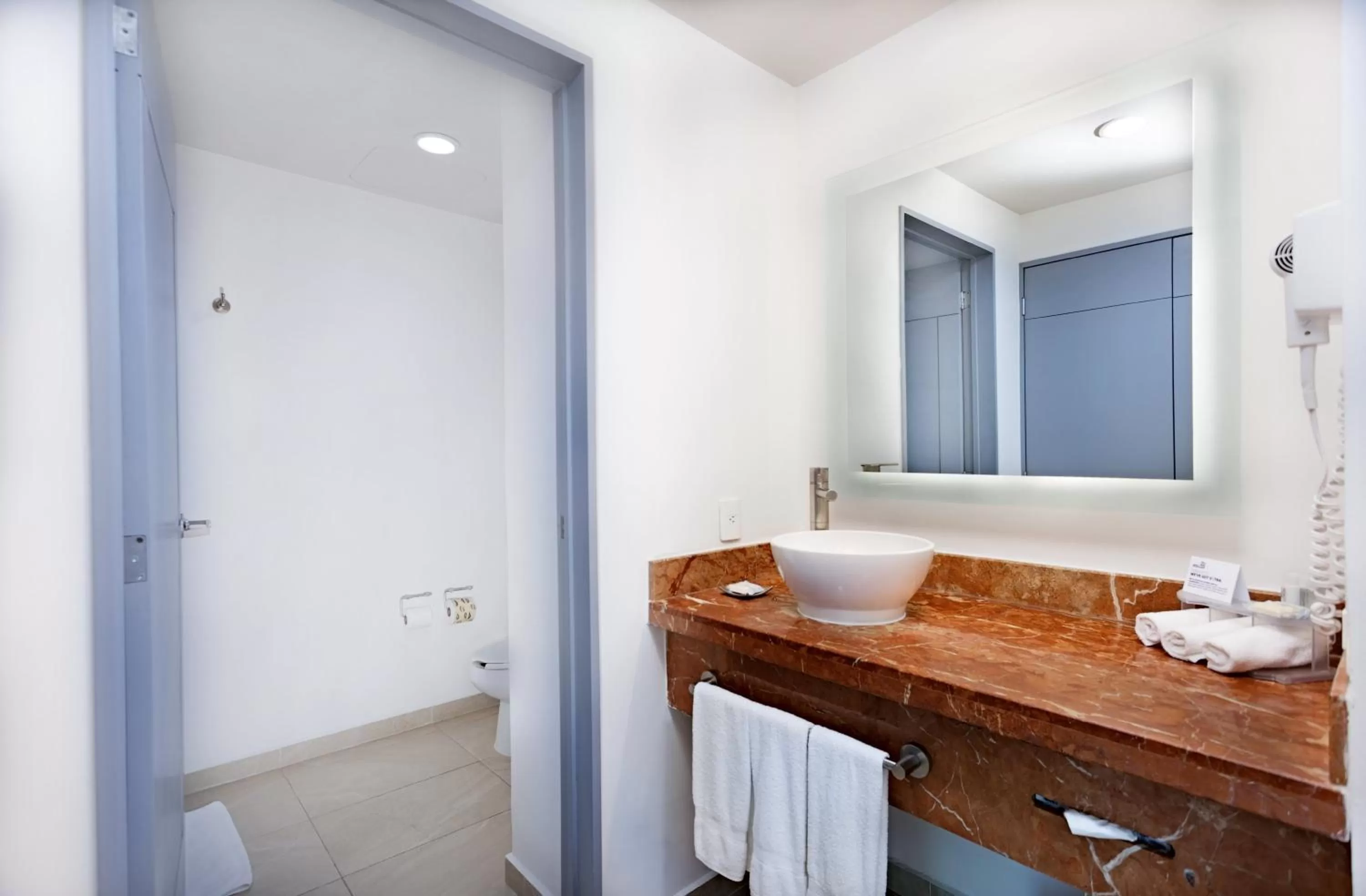 Photo of the whole room in Holiday Inn Express Villahermosa by IHG